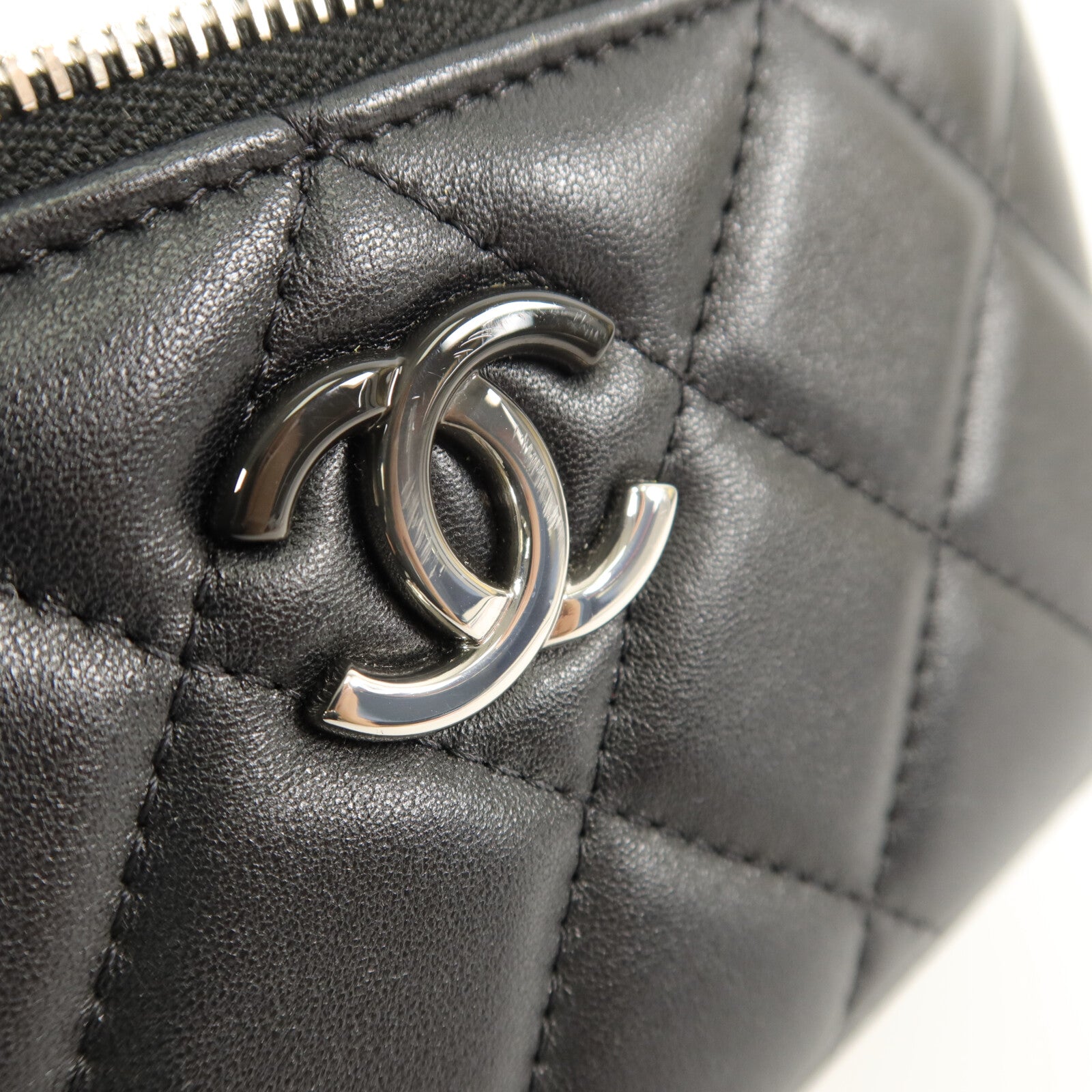 CHANEL 羊皮皮革Vanity Case鏈帶肩背袋