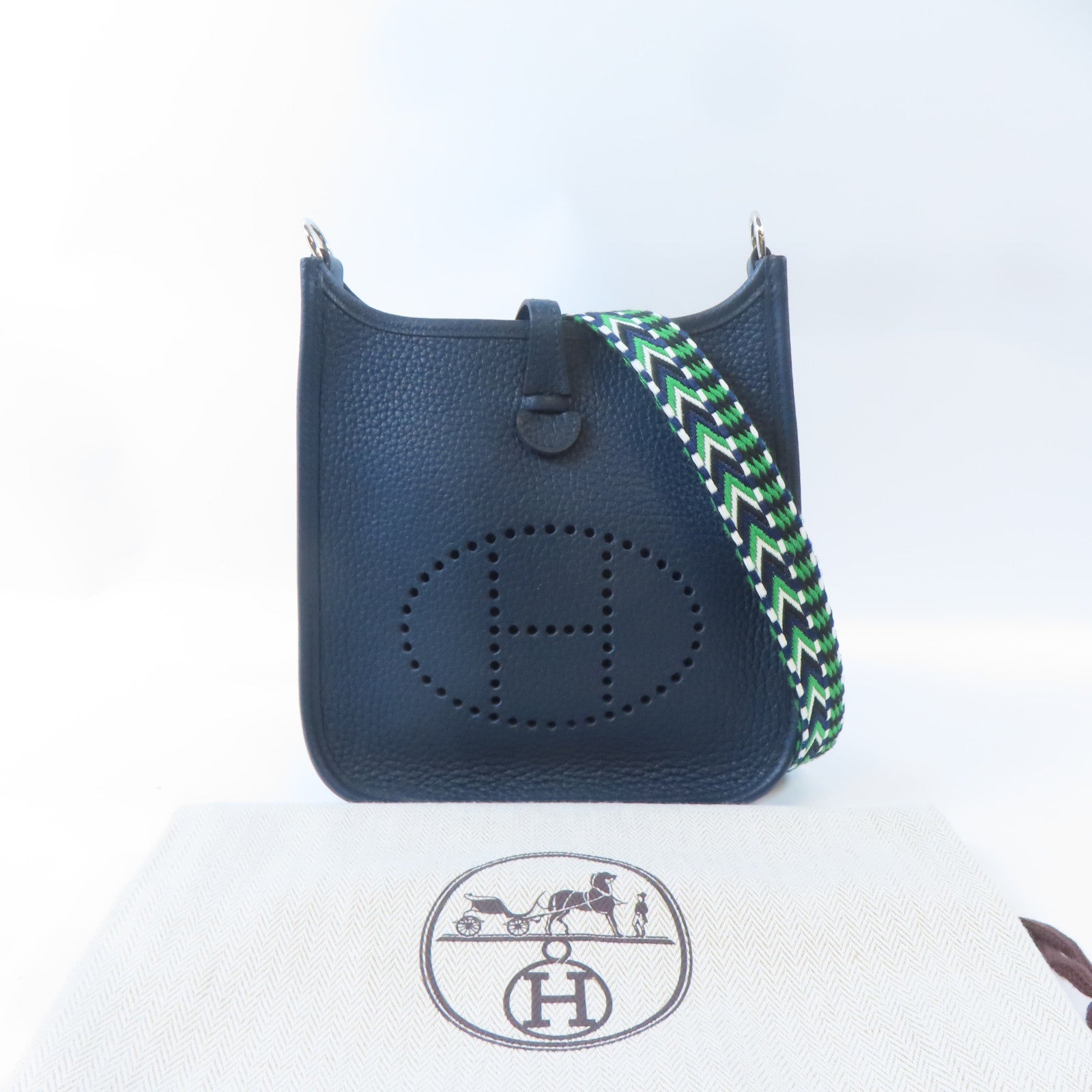 HERMES Clemence皮革Evelyne TPM銀扣肩背袋Bleu De Prusse/藍色
