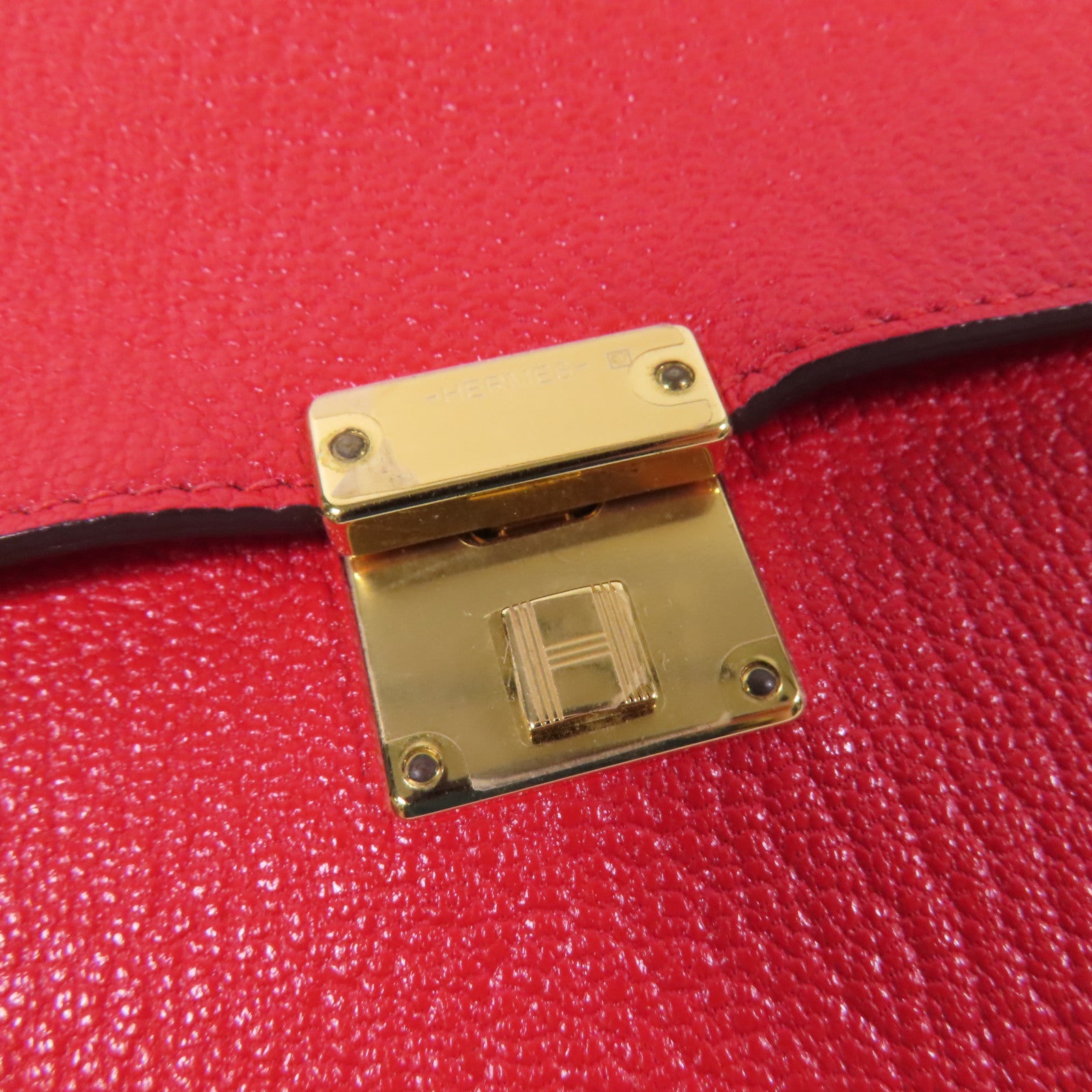 HERMES Chevre皮革Clic 16金扣肩背袋Rouge De Coeur