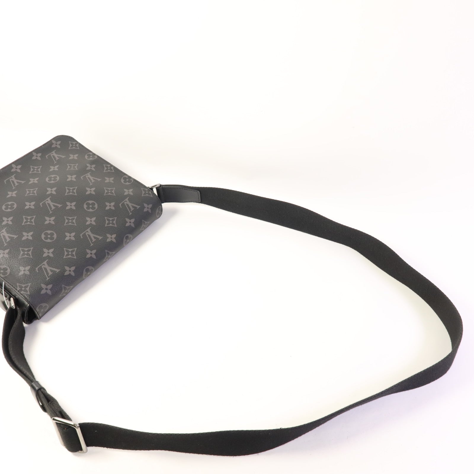 LOUIS VUITTON Monogram Eclipse District PM銀扣肩背袋
