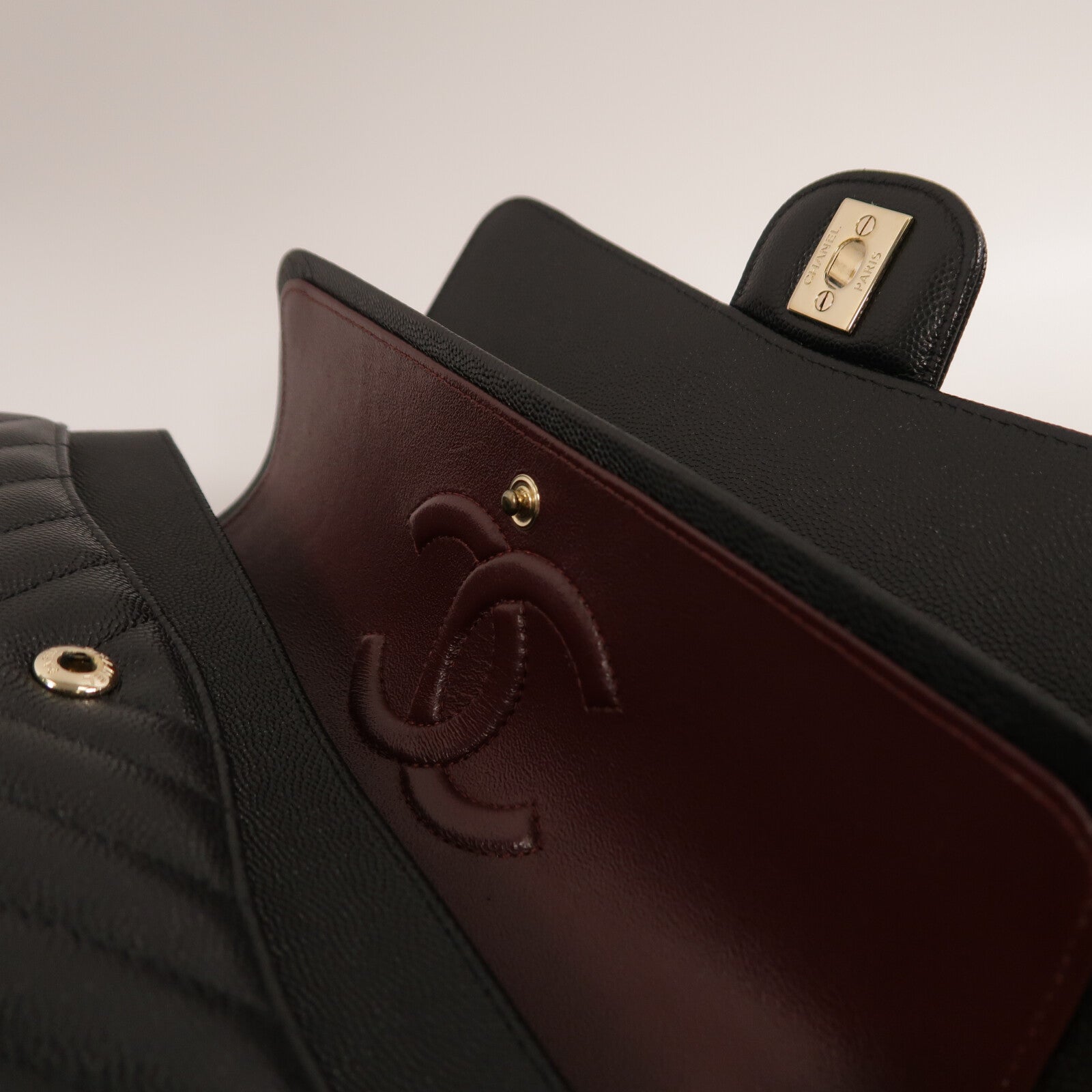 CHANEL 牛皮皮革Classic 25 Chevron鏈帶肩背袋