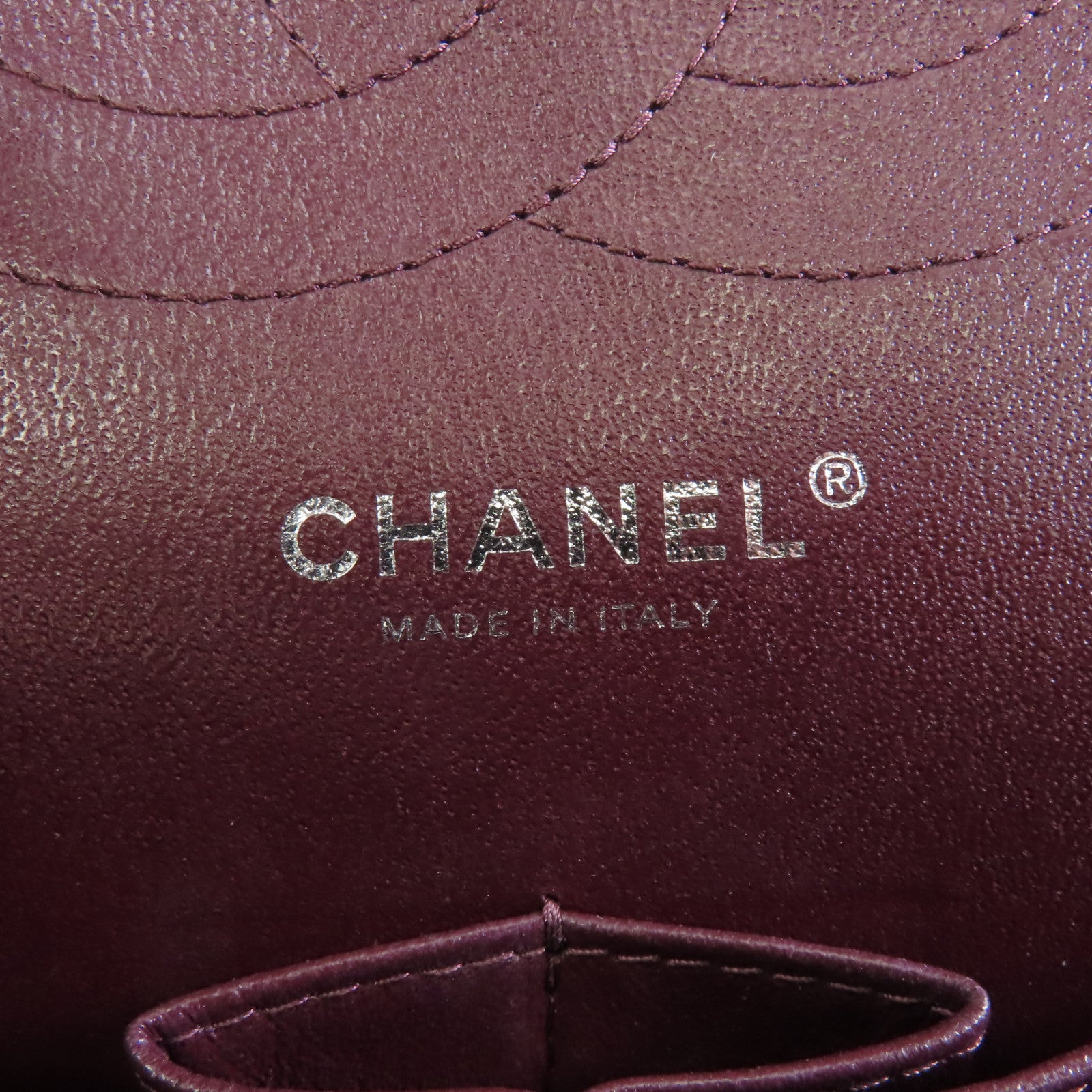 CHANEL 菱格Caviar皮革Classic Jumbo銀扣鏈帶肩背袋黑色