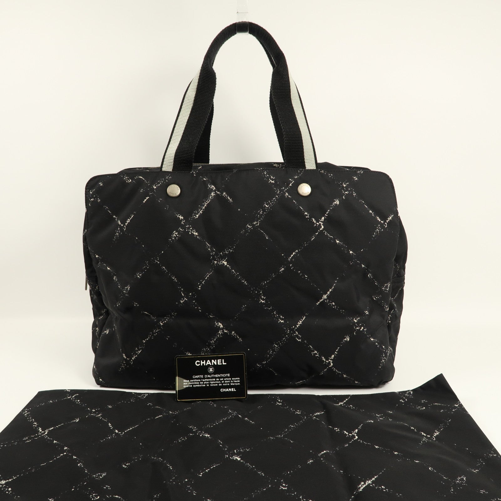 CHANEL 尼龍Travel Line Handbag銀扣手挽袋