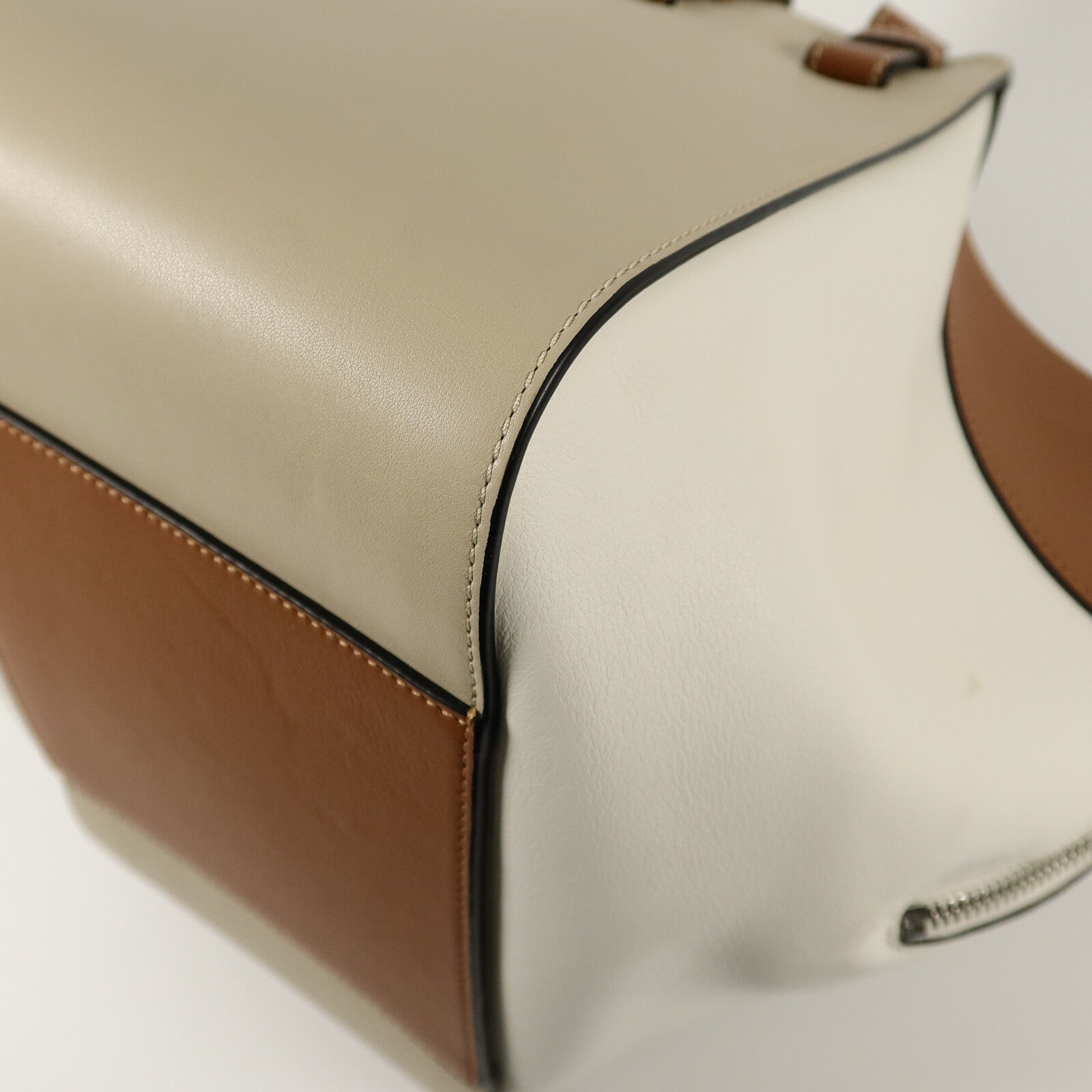 LOEWE 牛皮皮革Hammock Small肩背袋
