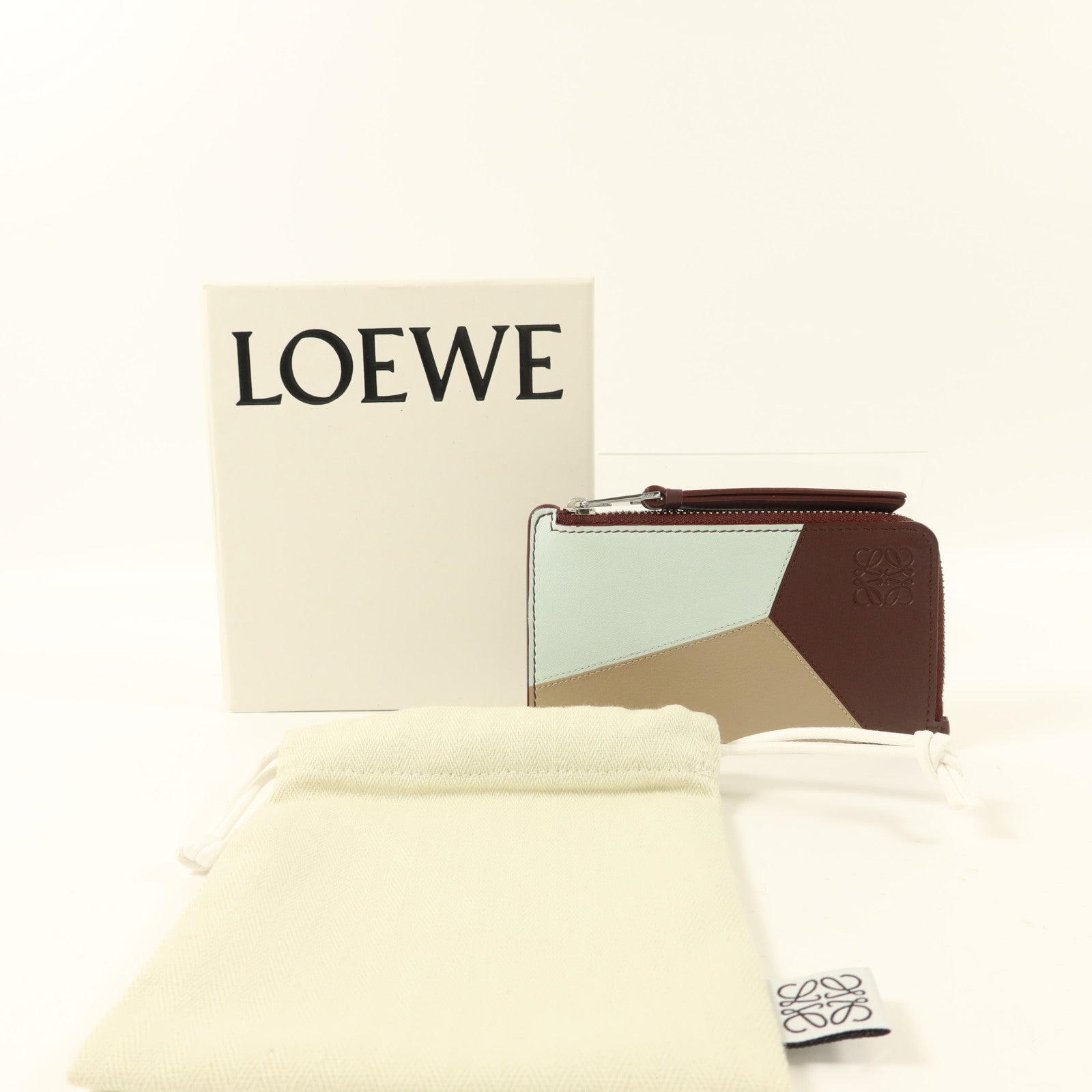 LOEWE 牛皮皮革Puzzle Card Case銀扣卡片套