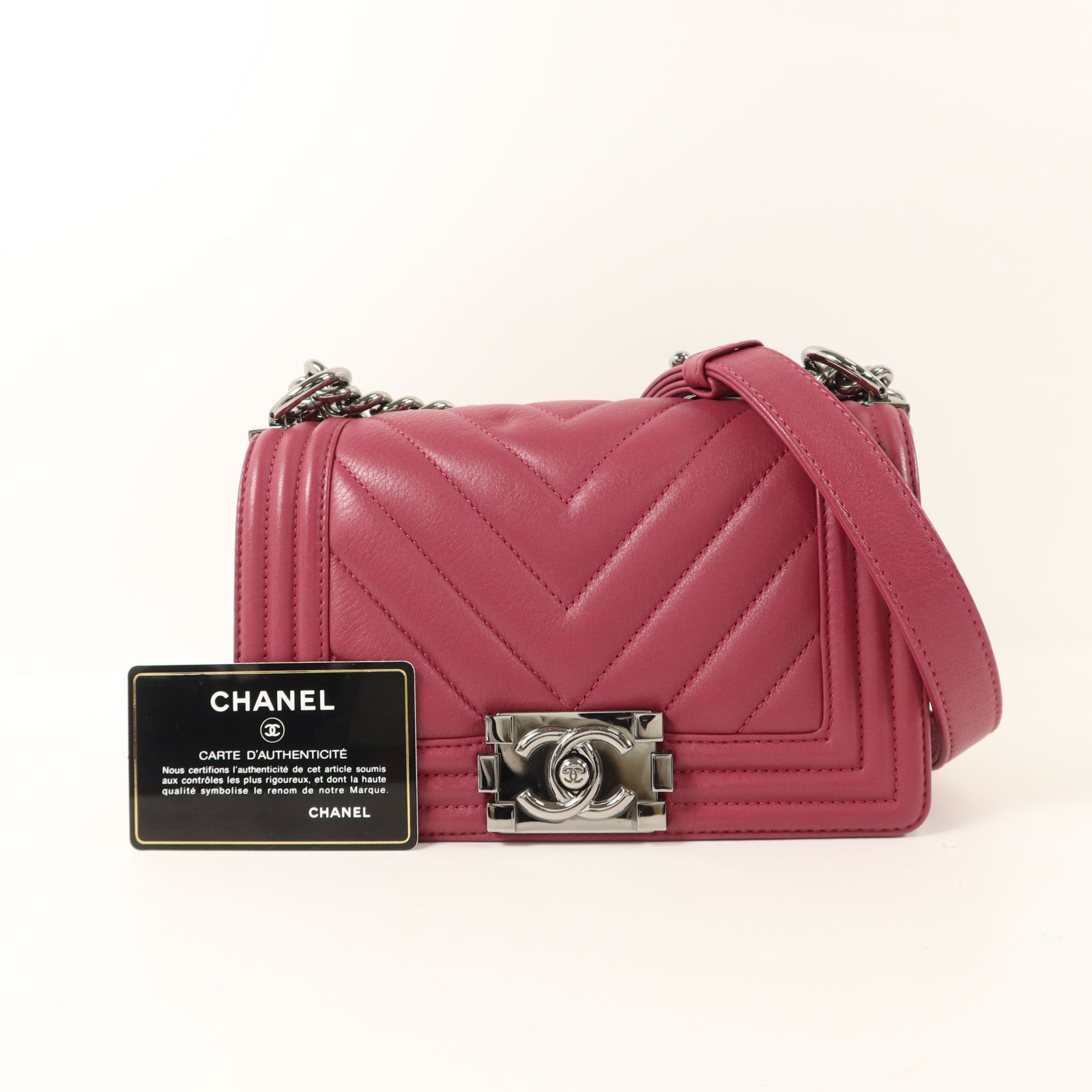 CHANEL 牛皮皮革Boy 20鏈帶肩背袋