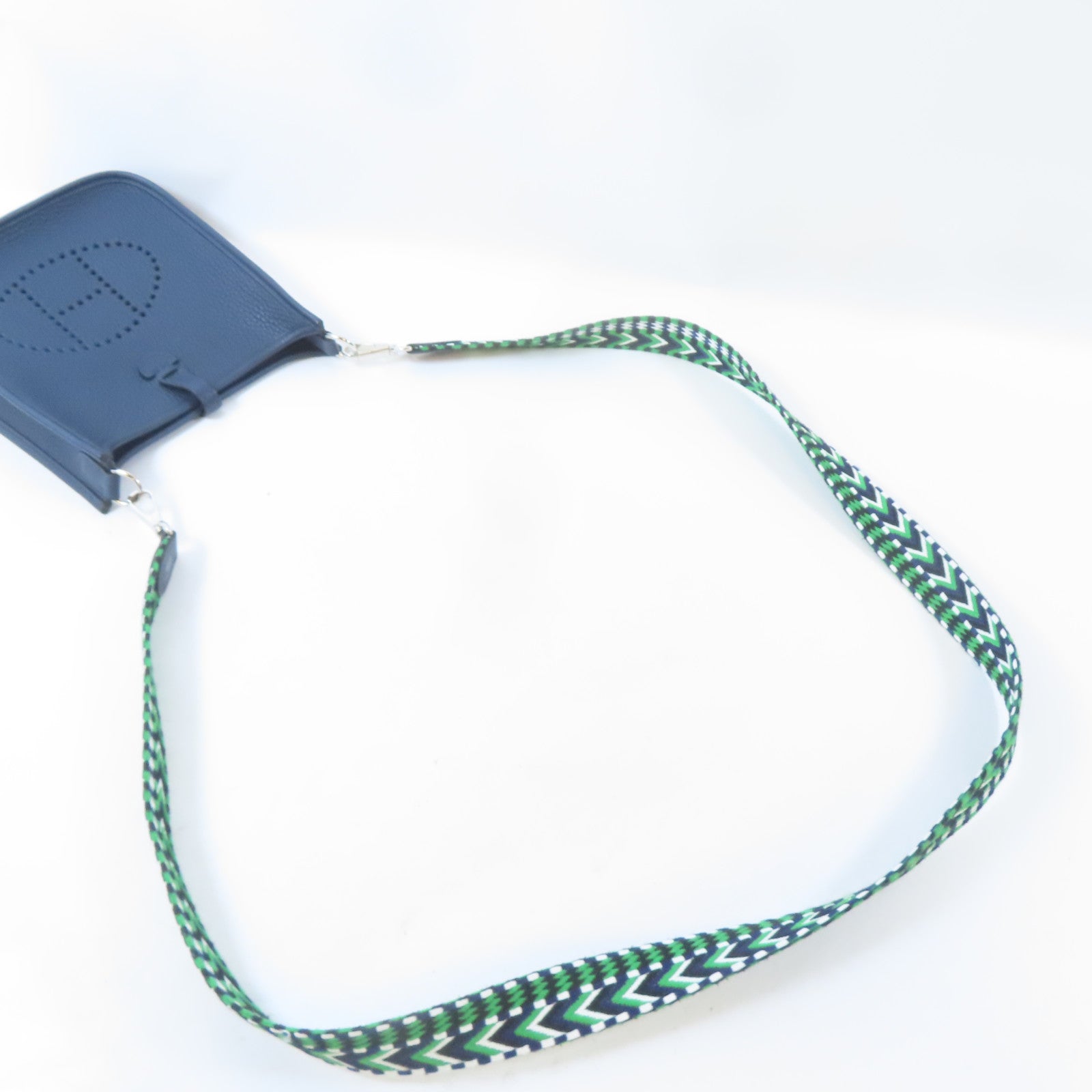 HERMES Clemence皮革Evelyne TPM銀扣肩背袋Bleu De Prusse/藍色