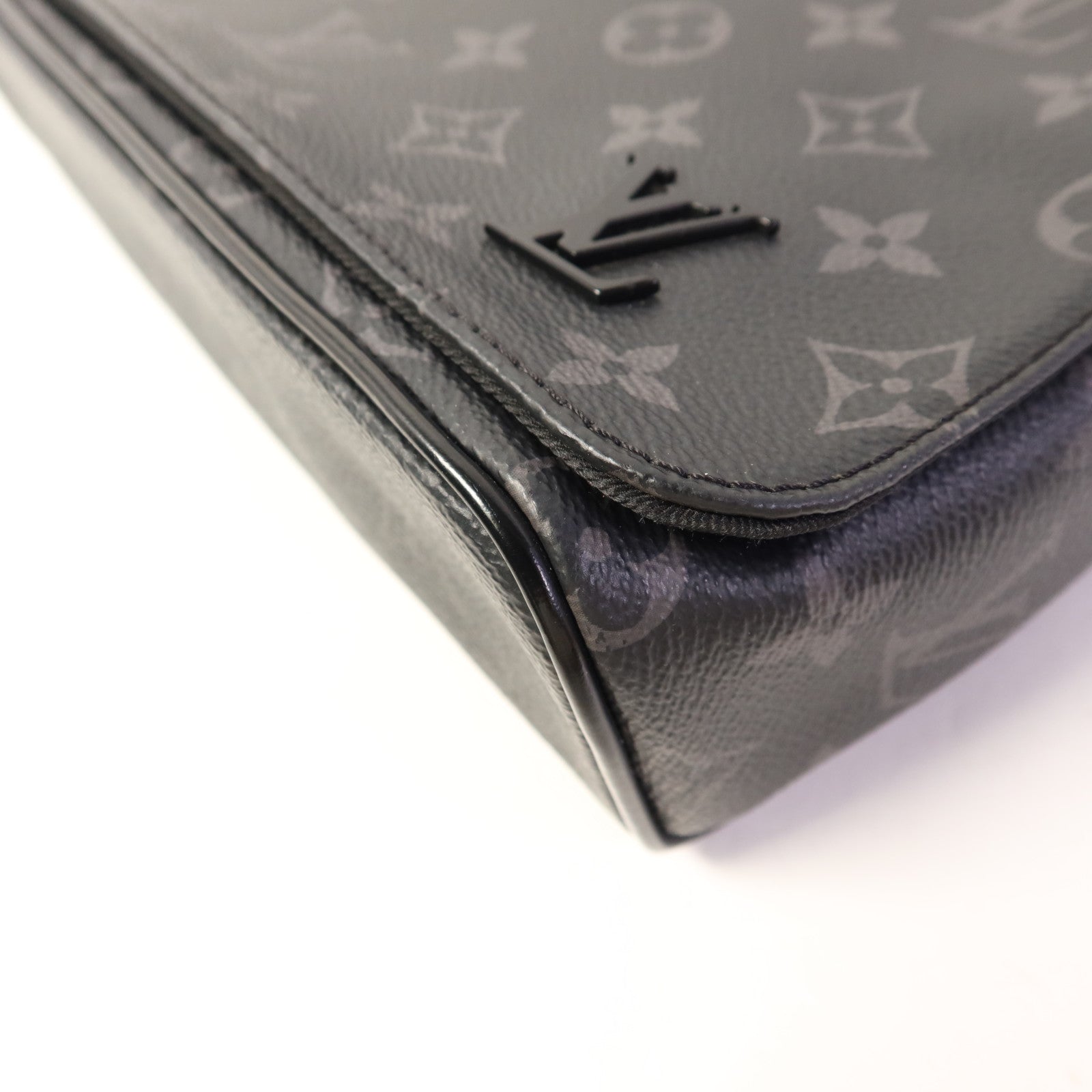 LOUIS VUITTON Monogram Eclipse District PM銀扣肩背袋