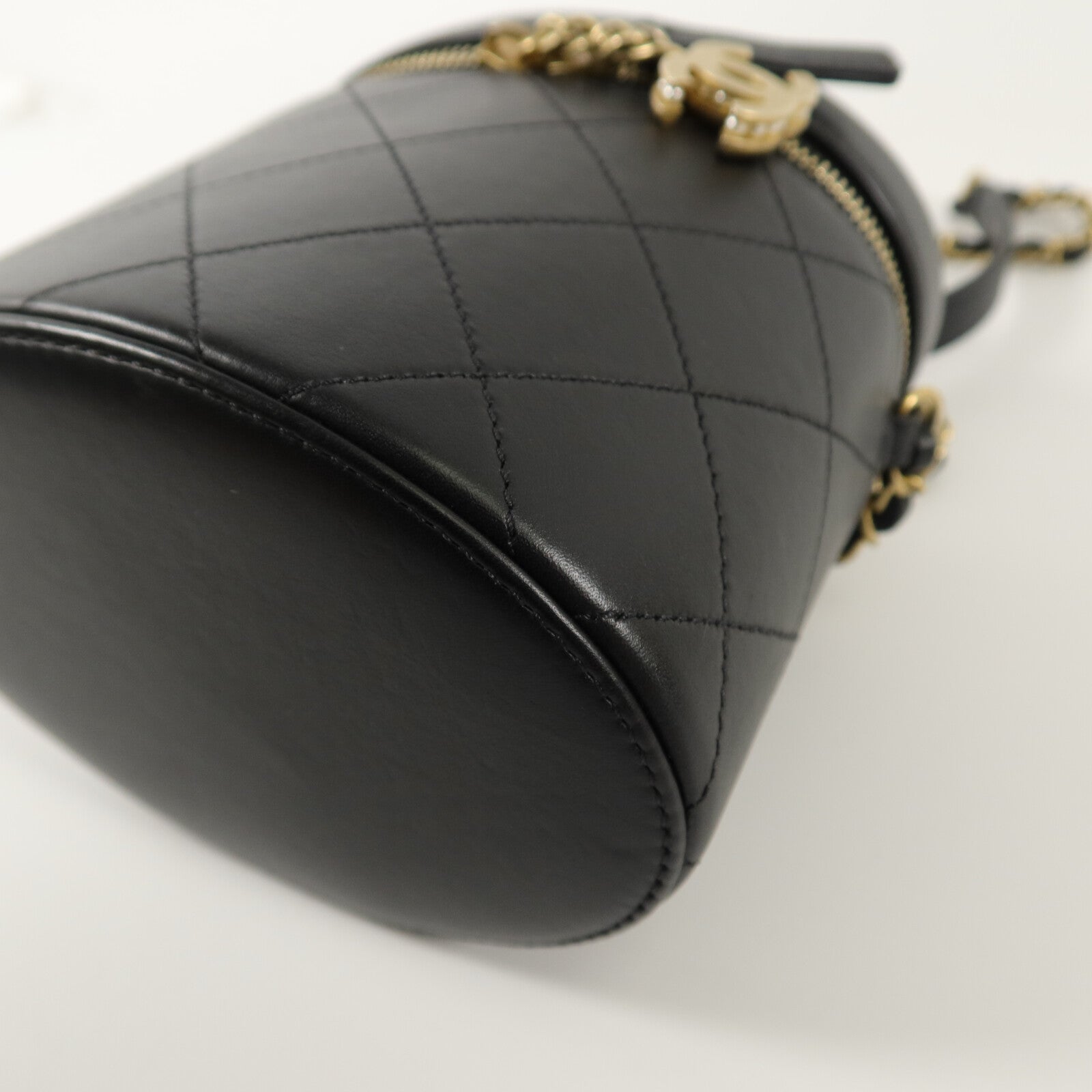 CHANEL 牛皮皮革Handle Vanity Case鏈帶肩背袋