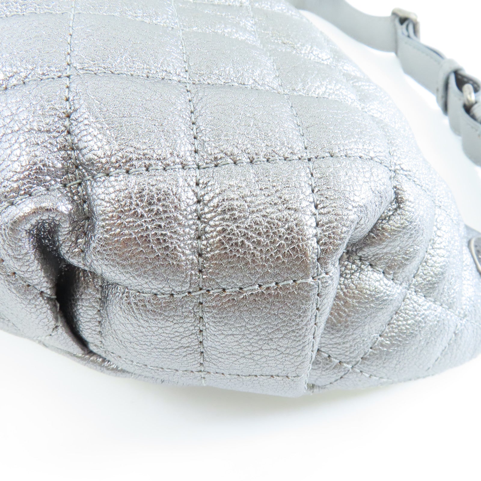 CHANEL 【激減優惠】菱格牛皮皮革15A Belt Bag銀扣腰包銀色