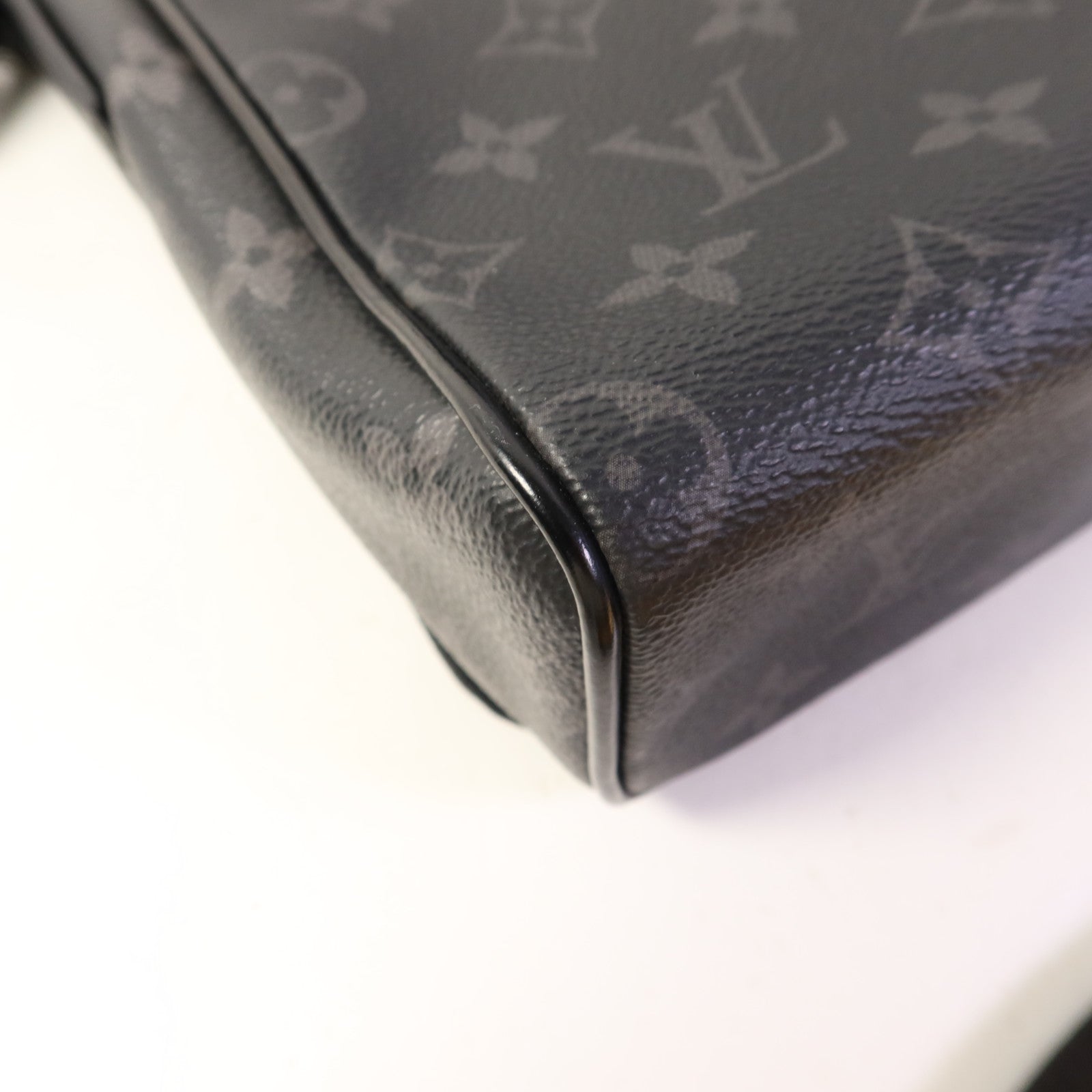 LOUIS VUITTON Monogram Eclipse District PM銀扣肩背袋