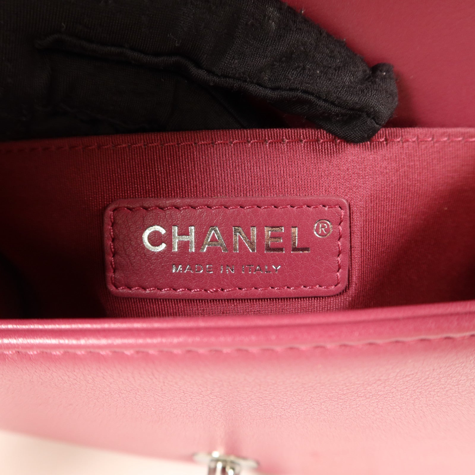 CHANEL 牛皮皮革Boy 20鏈帶肩背袋