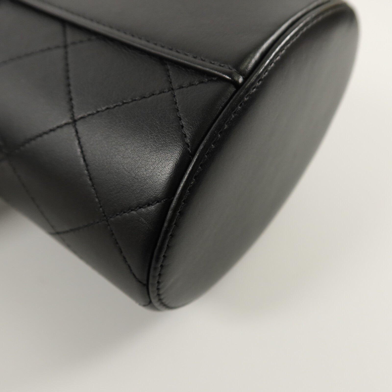 CHANEL 牛皮皮革Handle Vanity Case鏈帶肩背袋