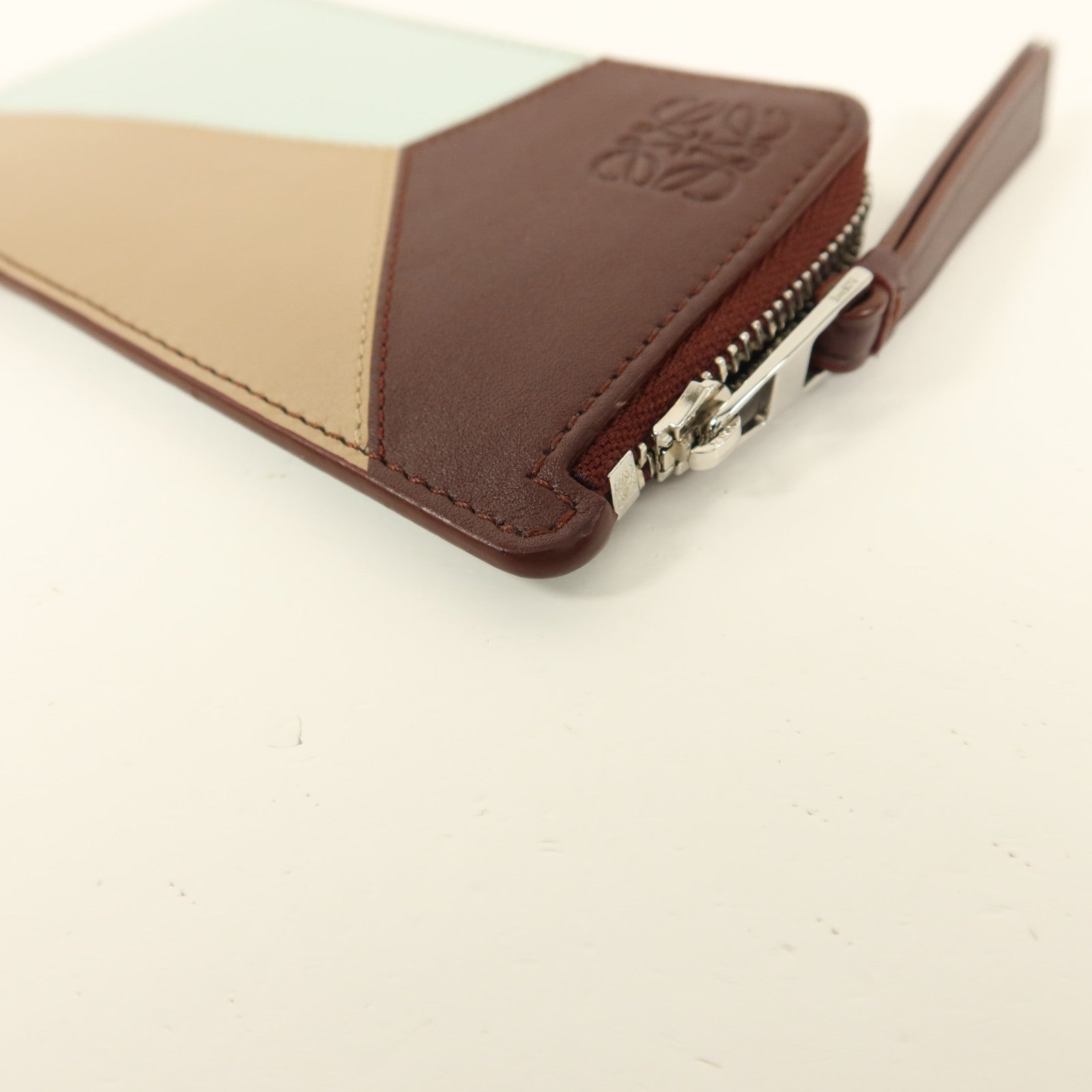 LOEWE 牛皮皮革Puzzle Card Case銀扣卡片套