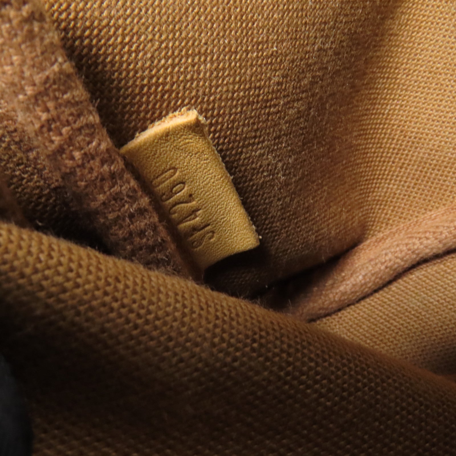 LOUIS VUITTON Monogram Mini Pochette Accessoires金扣手挽袋