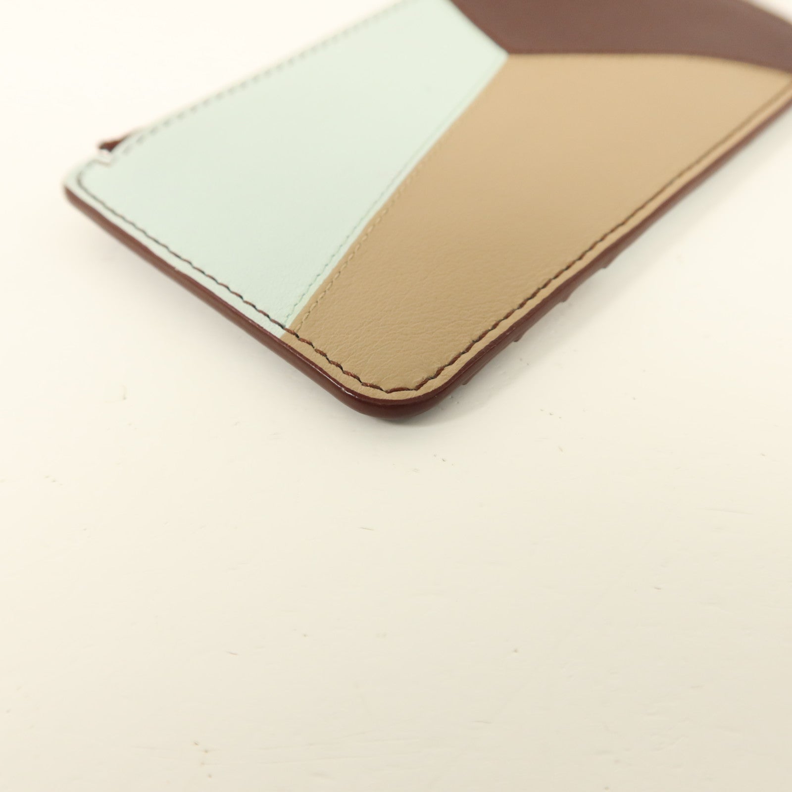 LOEWE 牛皮皮革Puzzle Card Case銀扣卡片套