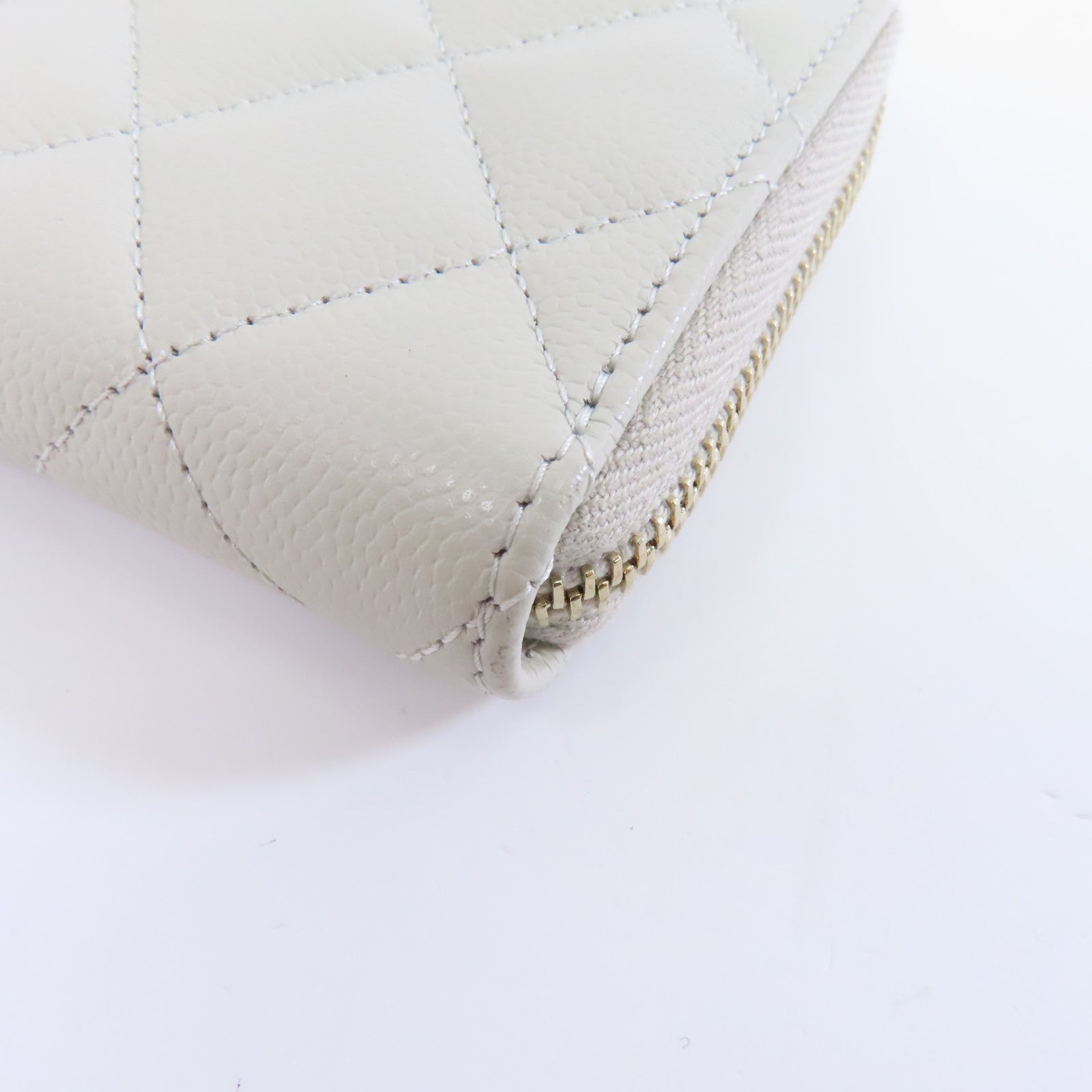 CHANEL Caviar皮革Card Case金扣卡片套白色