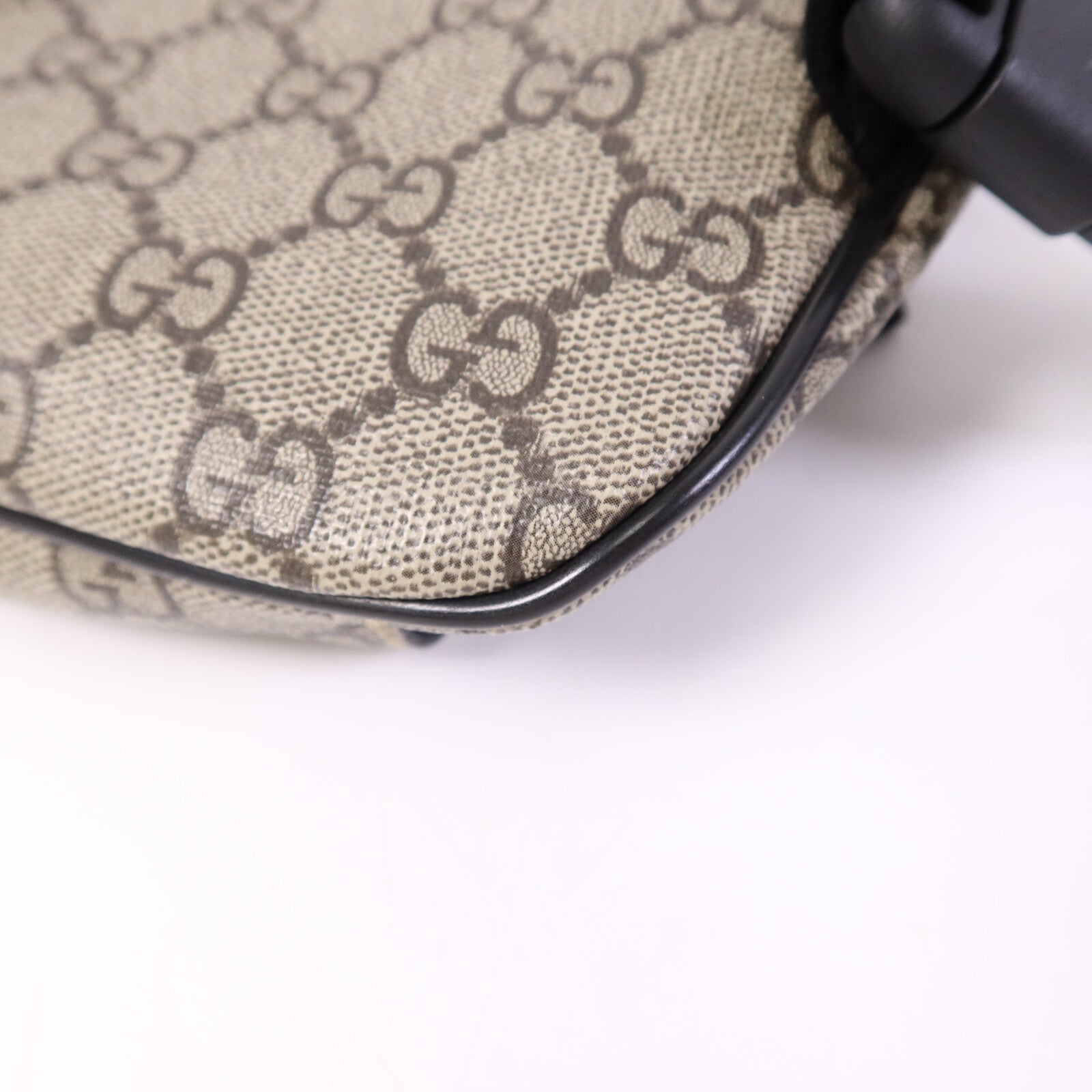 GUCCI 塗層帆布GG Supreme Waist Bag銀扣腰包