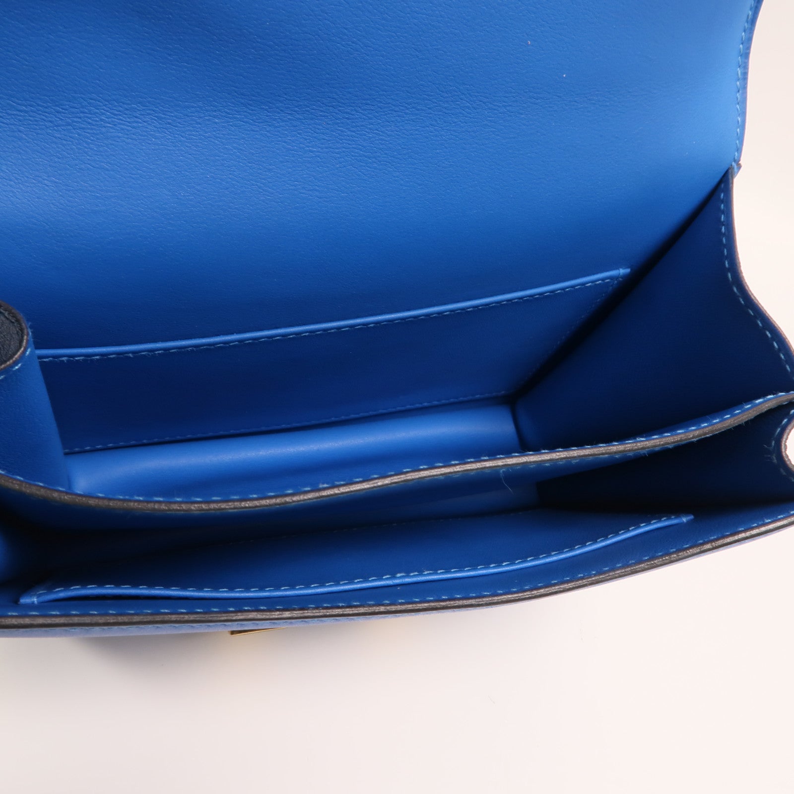 HERMES Swift皮革Constance Mini金扣肩背袋Bleu Izmir