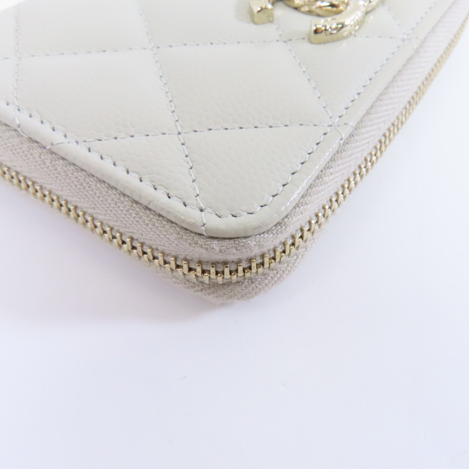 CHANEL Caviar皮革Card Case金扣卡片套白色