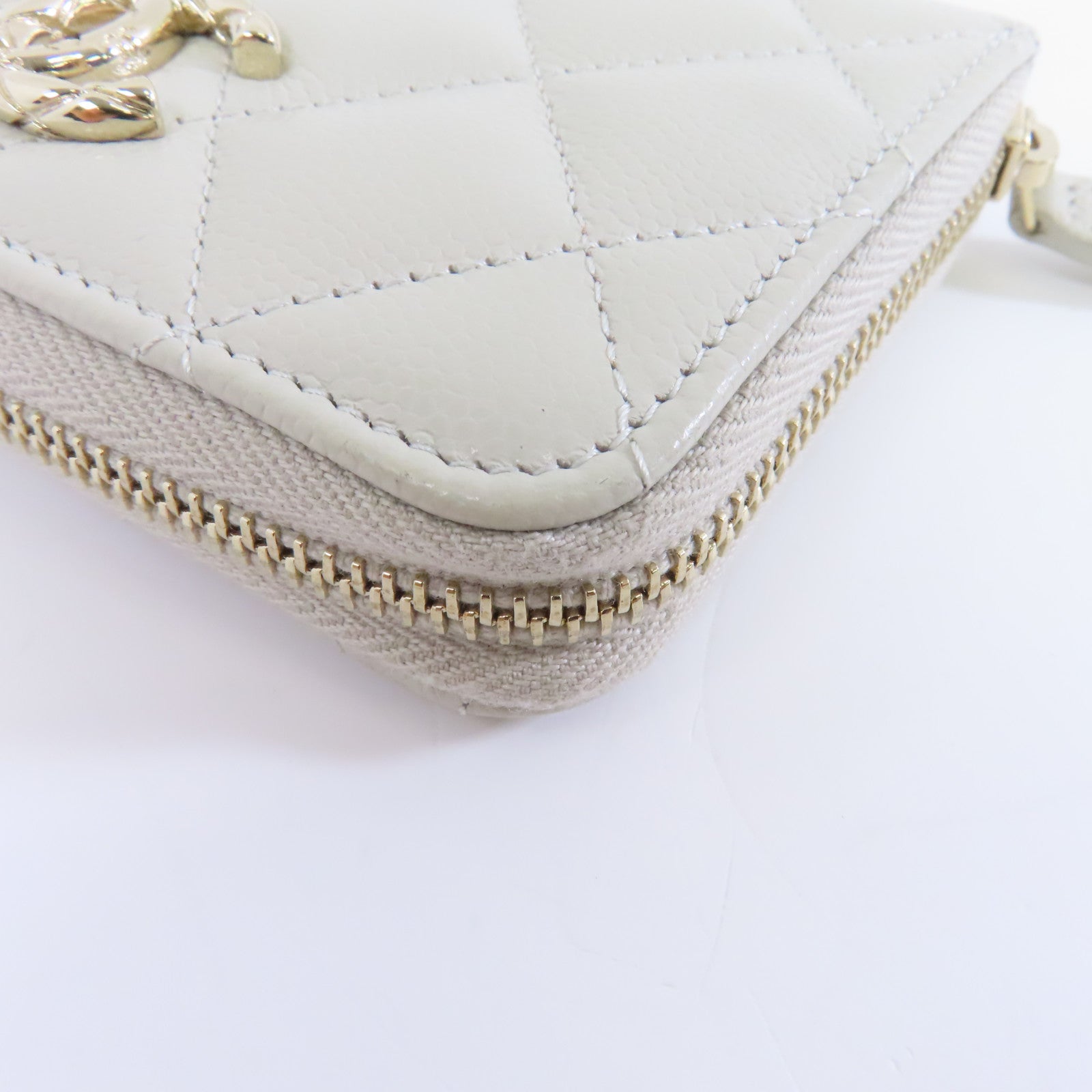 CHANEL Caviar皮革Card Case金扣卡片套白色