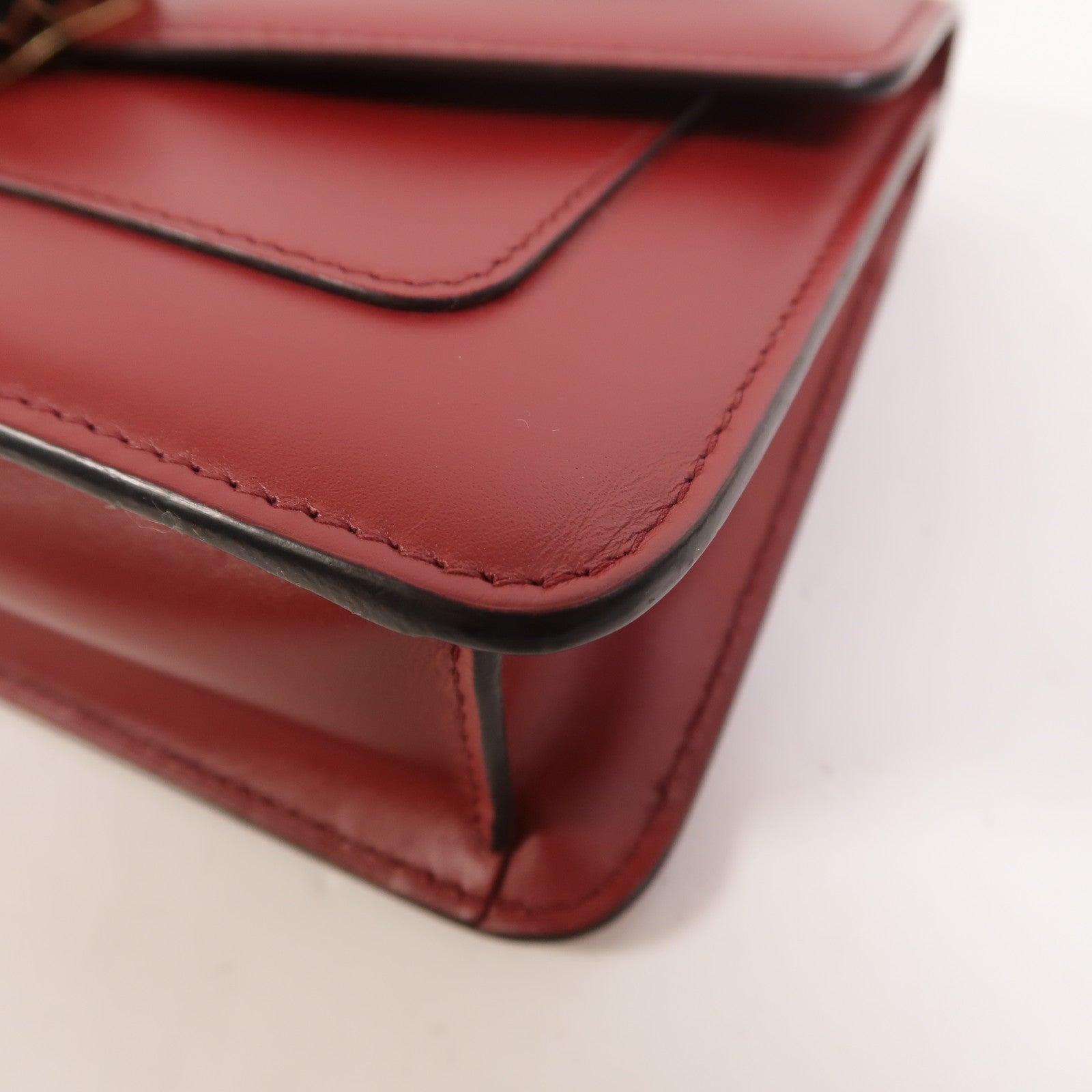 BVLGARI 牛皮皮革Serpenti Forever Wallet On Chain鏈帶肩背袋