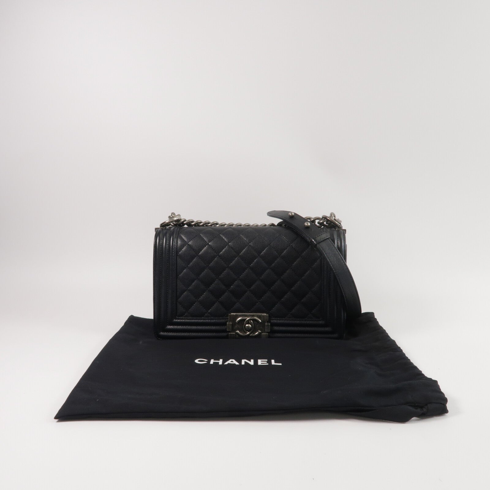 CHANEL 牛皮皮革Boy 25鏈帶肩背袋