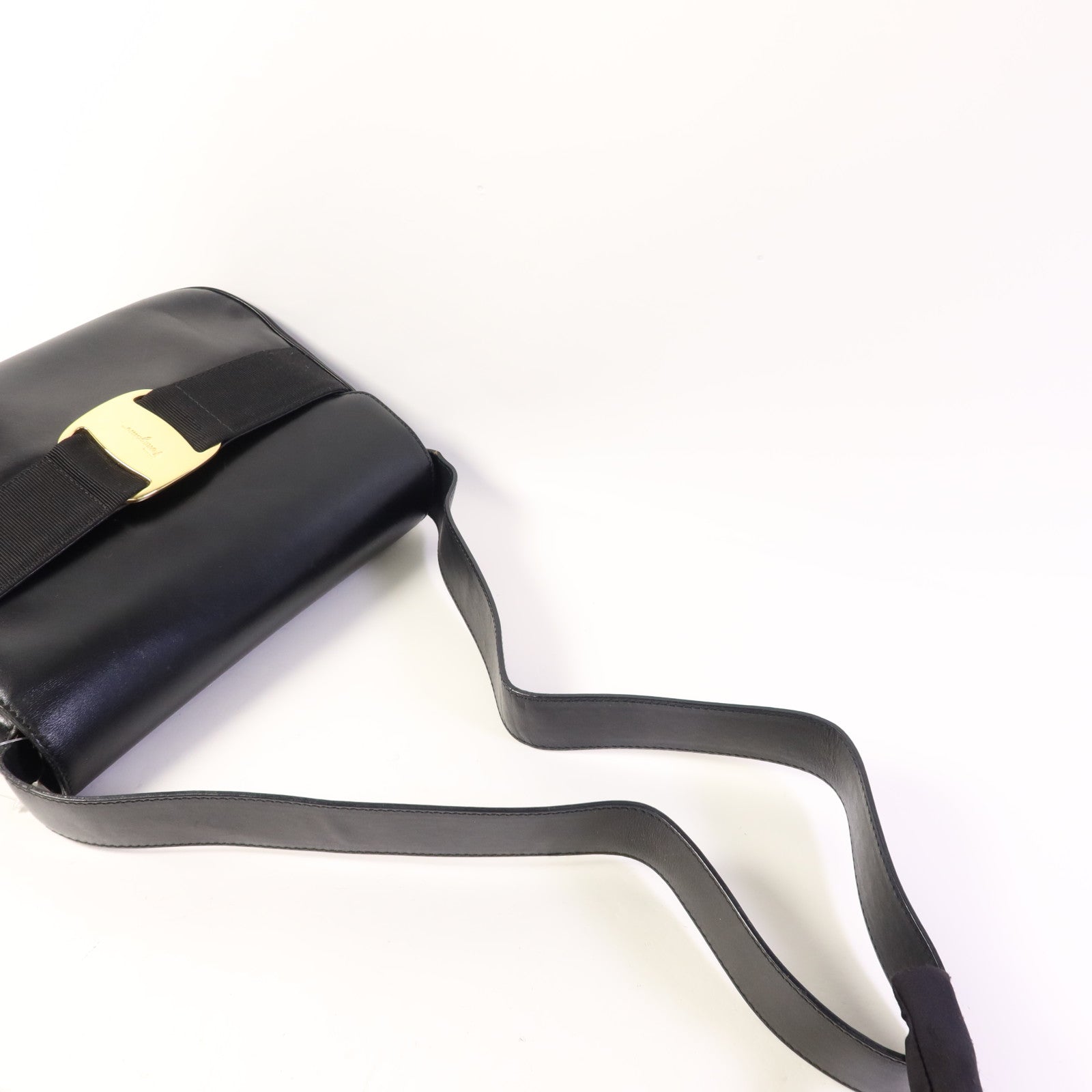 Salvatore Ferragamo 牛皮皮革Shoulder Bag金扣肩背袋