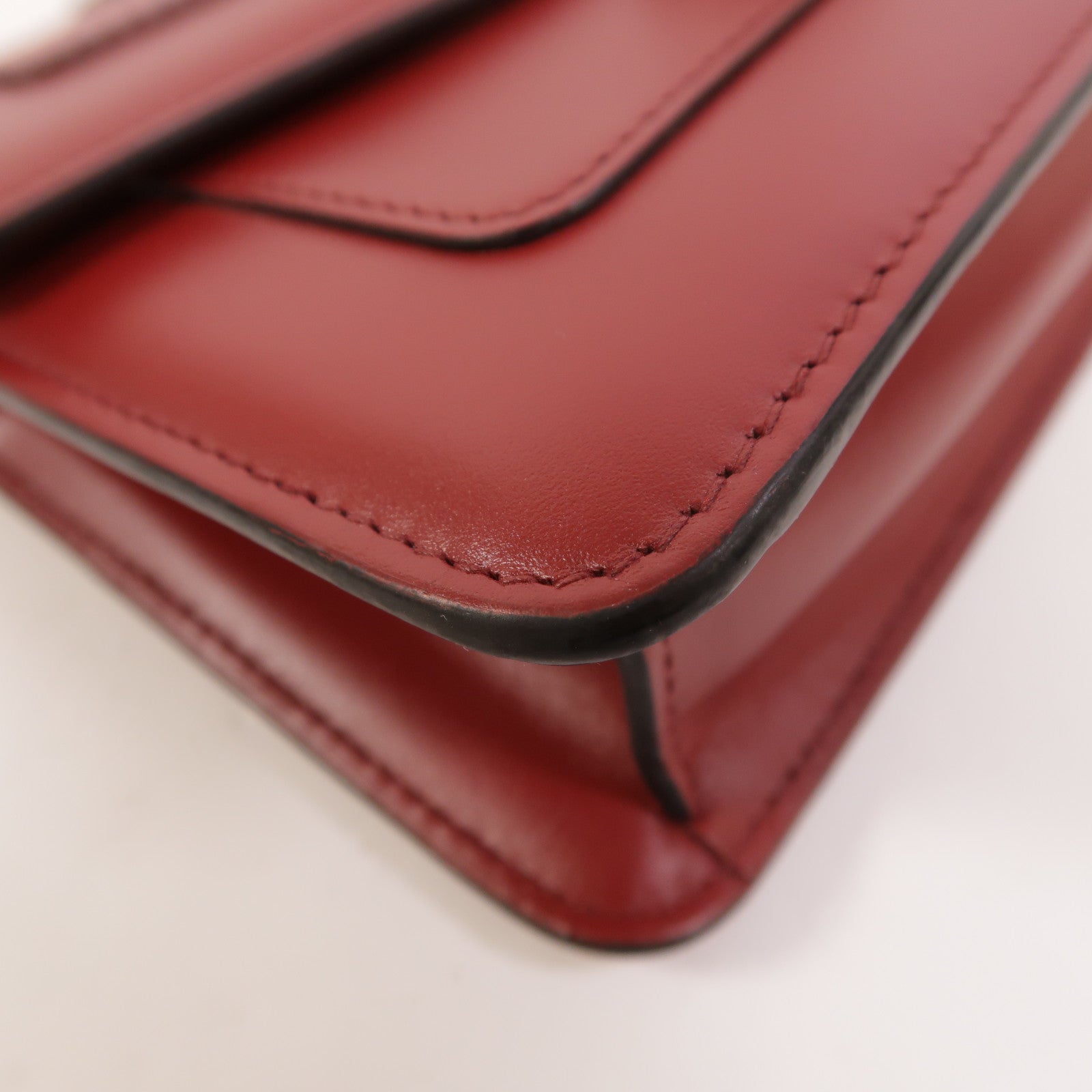 BVLGARI 牛皮皮革Serpenti Forever Wallet On Chain鏈帶肩背袋