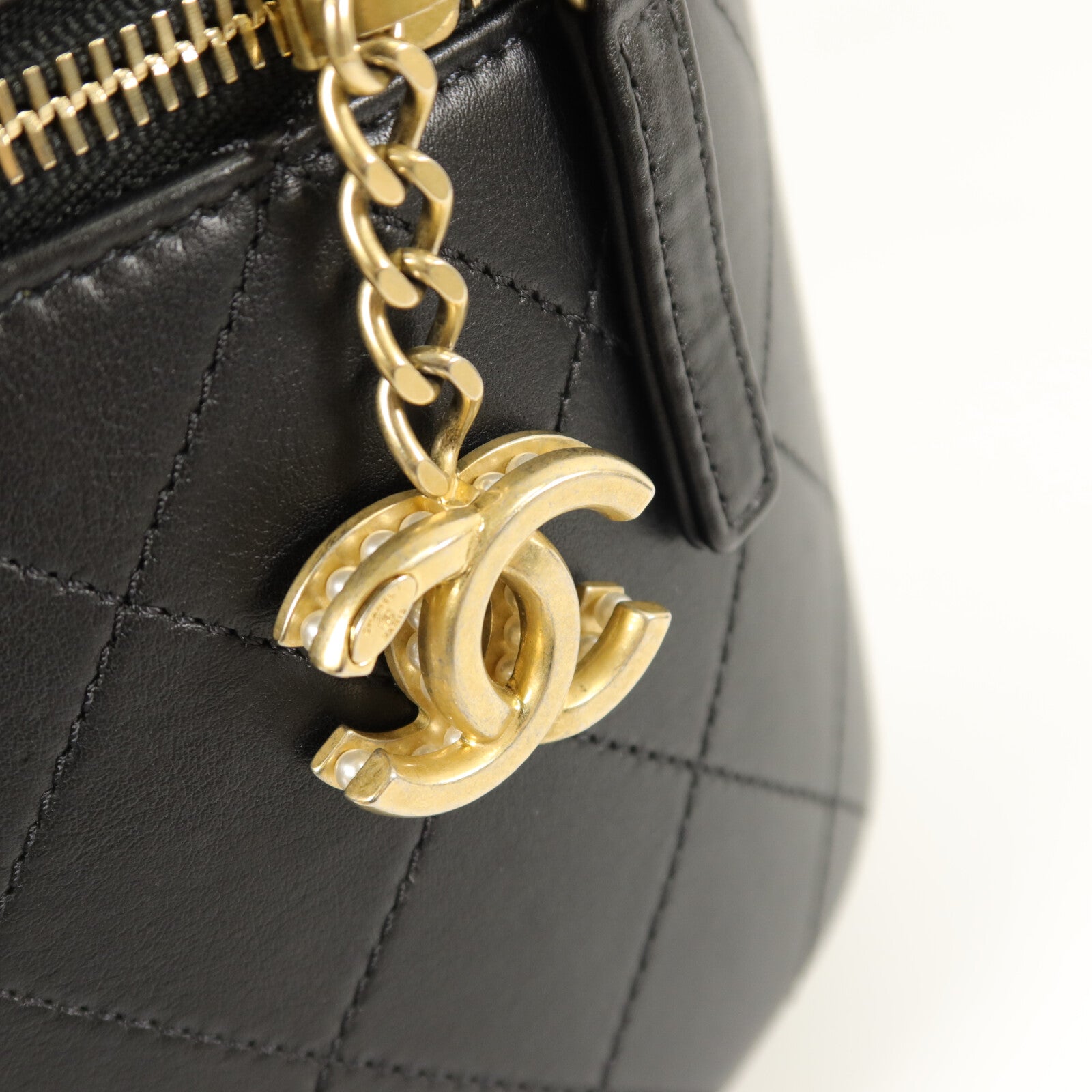 CHANEL 牛皮皮革Handle Vanity Case鏈帶肩背袋