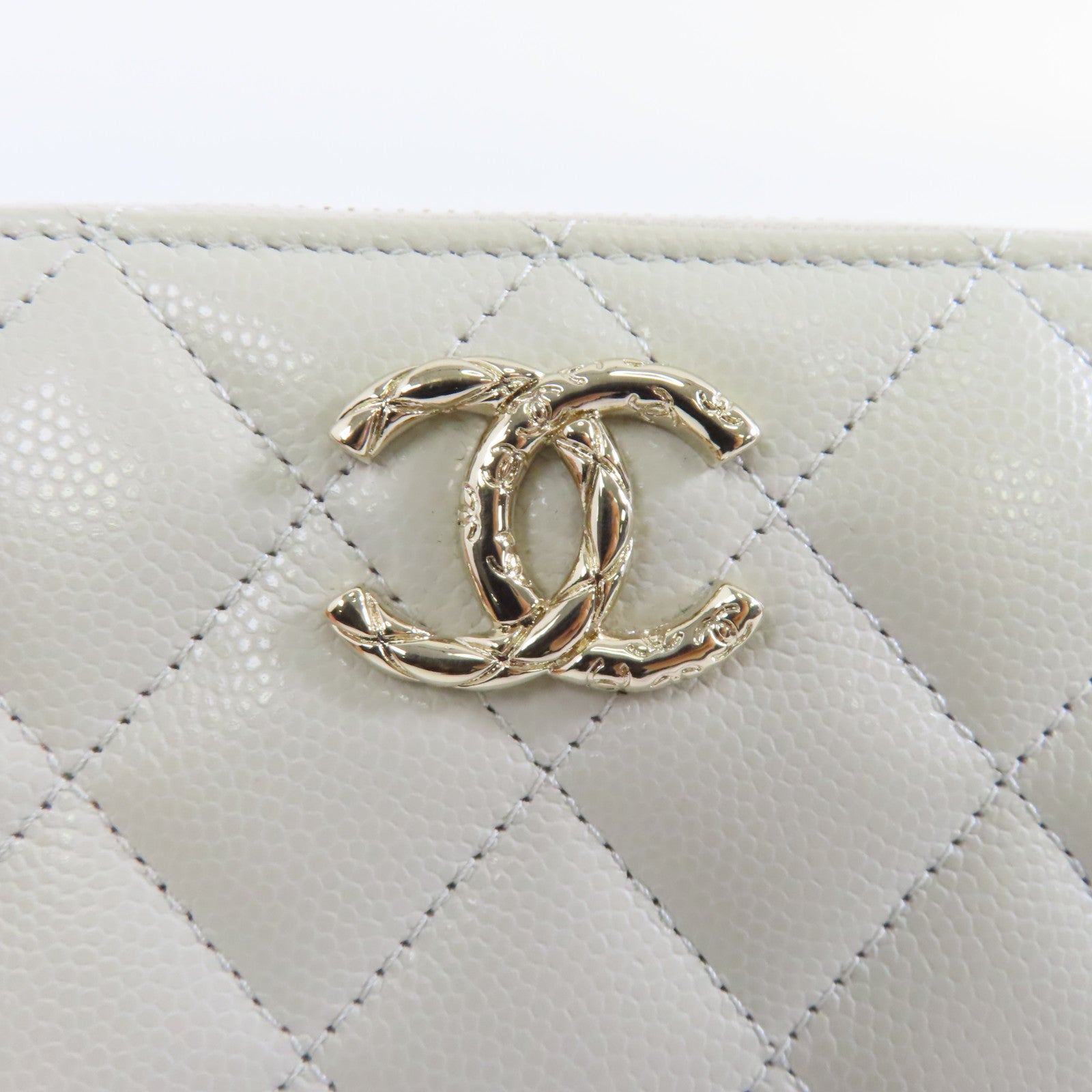 CHANEL Caviar皮革Card Case金扣卡片套白色