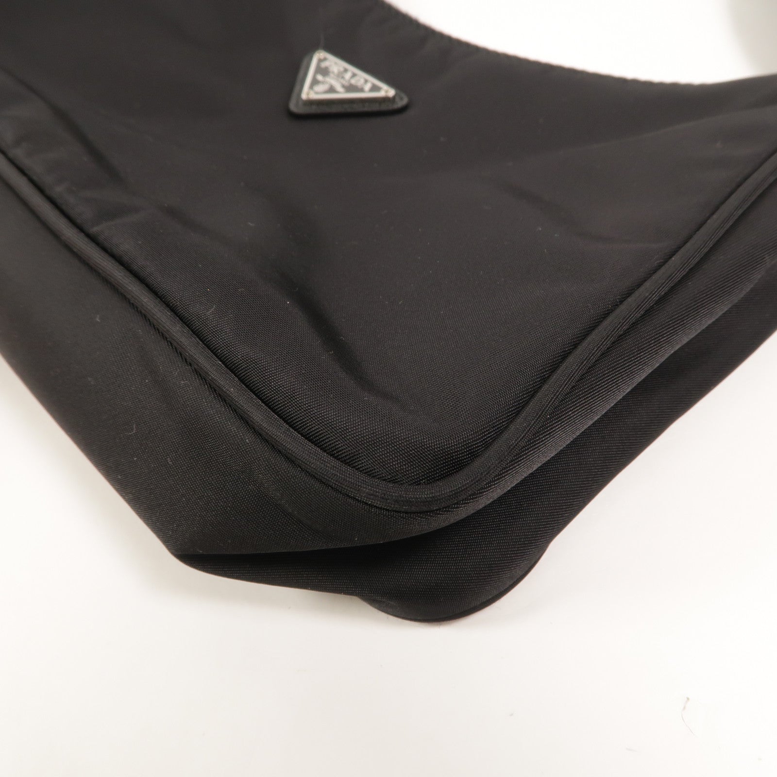 PRADA 尼龍Hobo (Re-Edition 2000)肩背袋