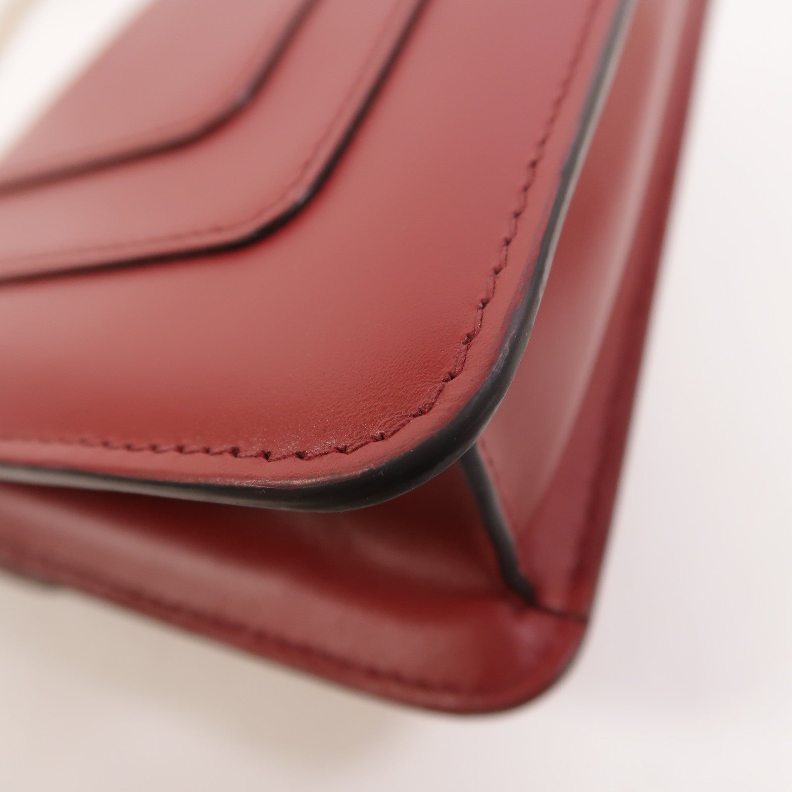 BVLGARI 牛皮皮革Serpenti Forever Wallet On Chain鏈帶肩背袋