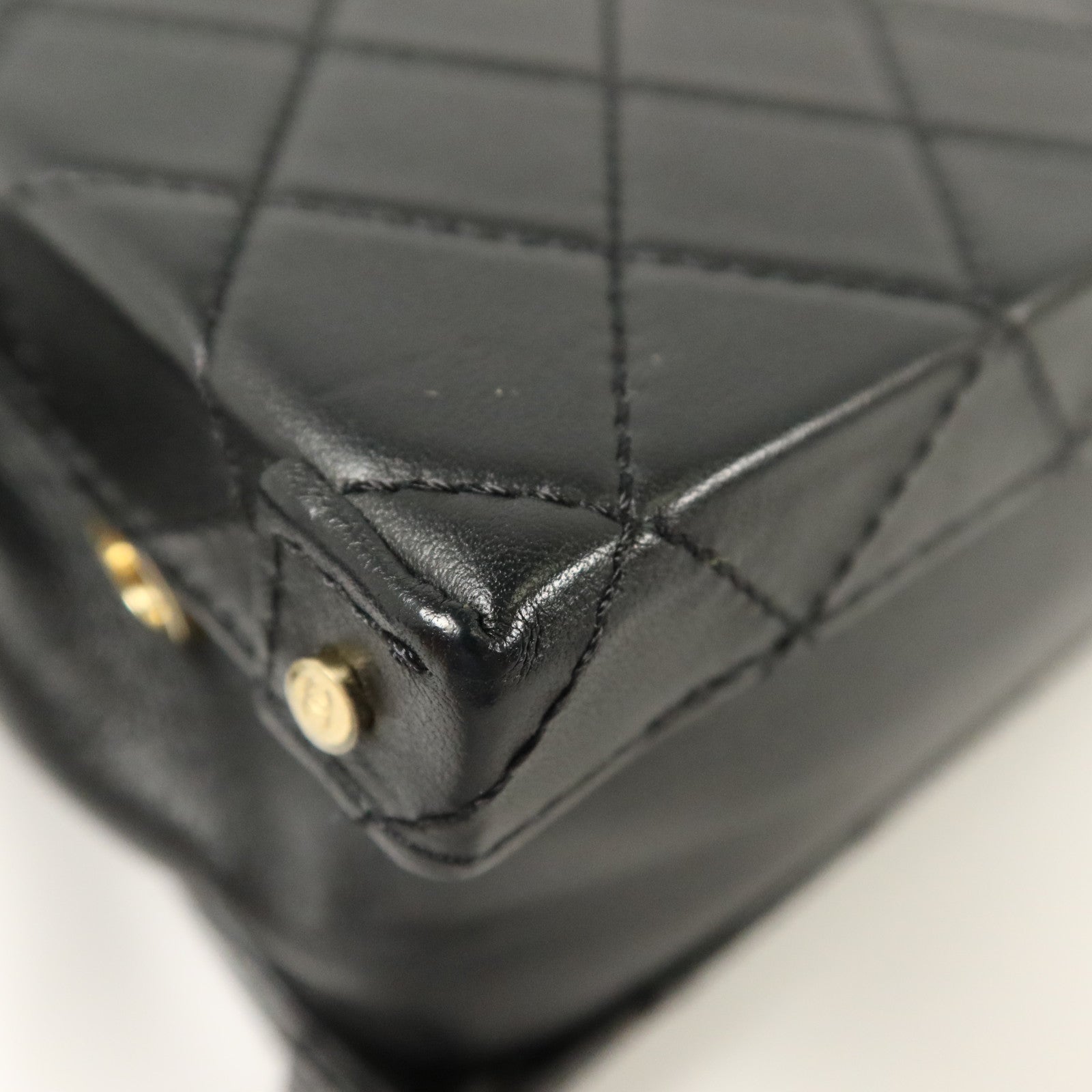 CHANEL 牛皮皮革Vanity Case Small金扣鏈帶肩背袋