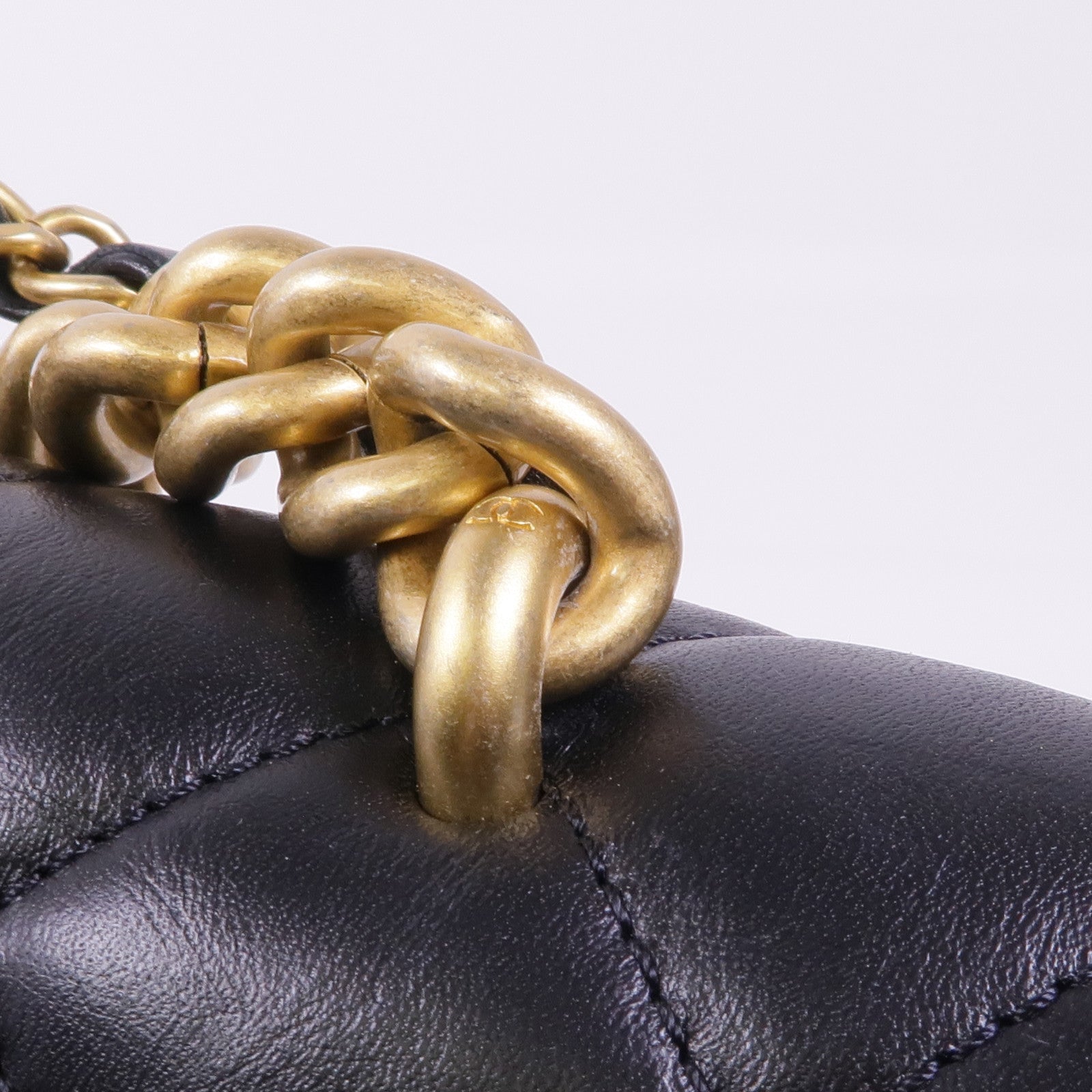 CHANEL 牛皮皮革Chain Shoulder金扣鏈帶肩背袋