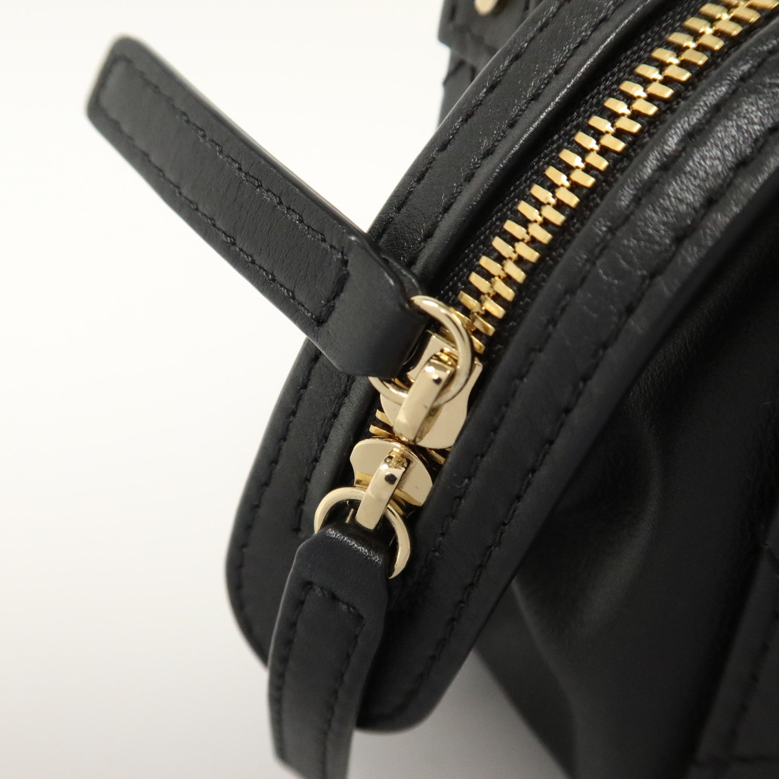 CHANEL 牛皮皮革Vanity Case Small金扣鏈帶肩背袋