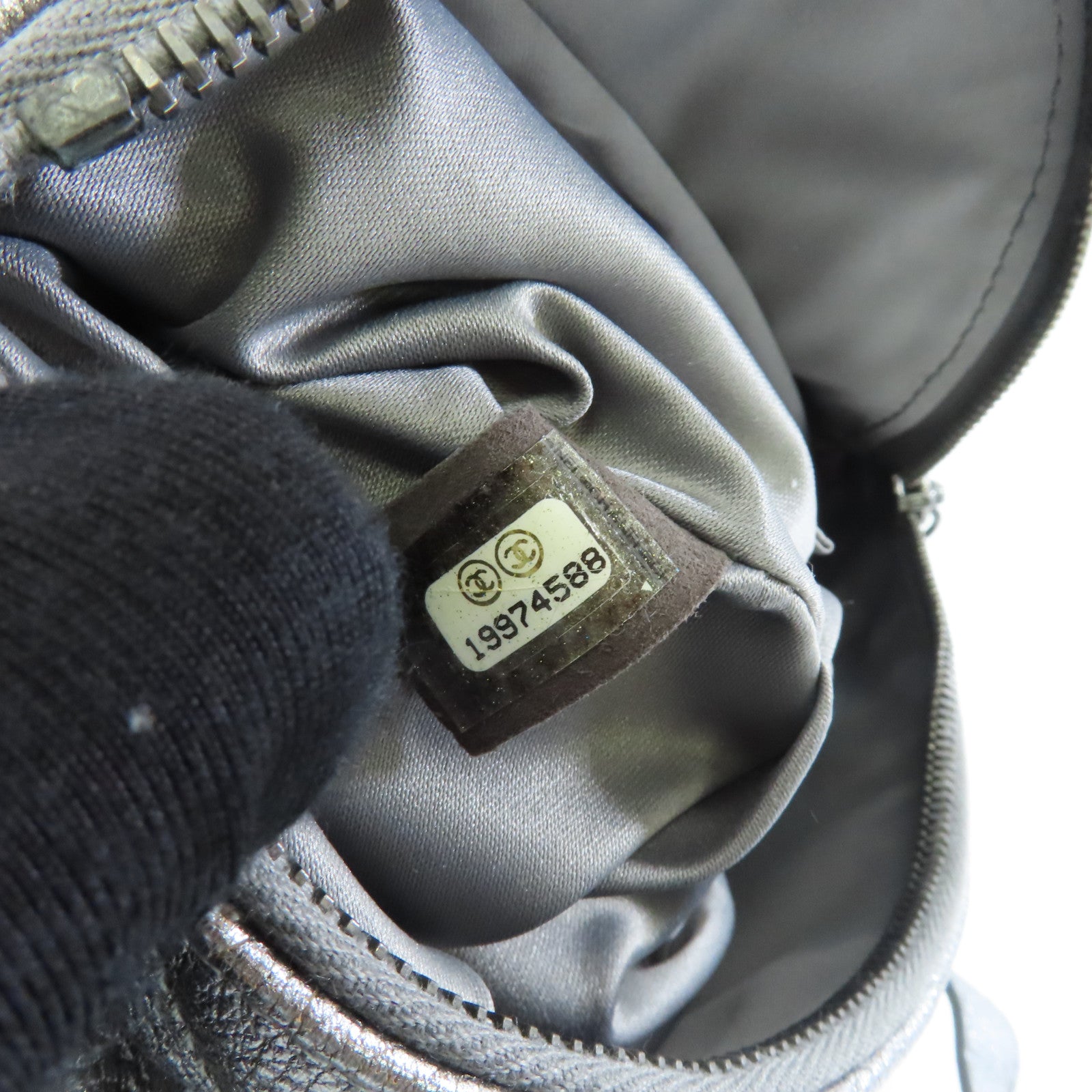 CHANEL 【激減優惠】菱格牛皮皮革15A Belt Bag銀扣腰包銀色