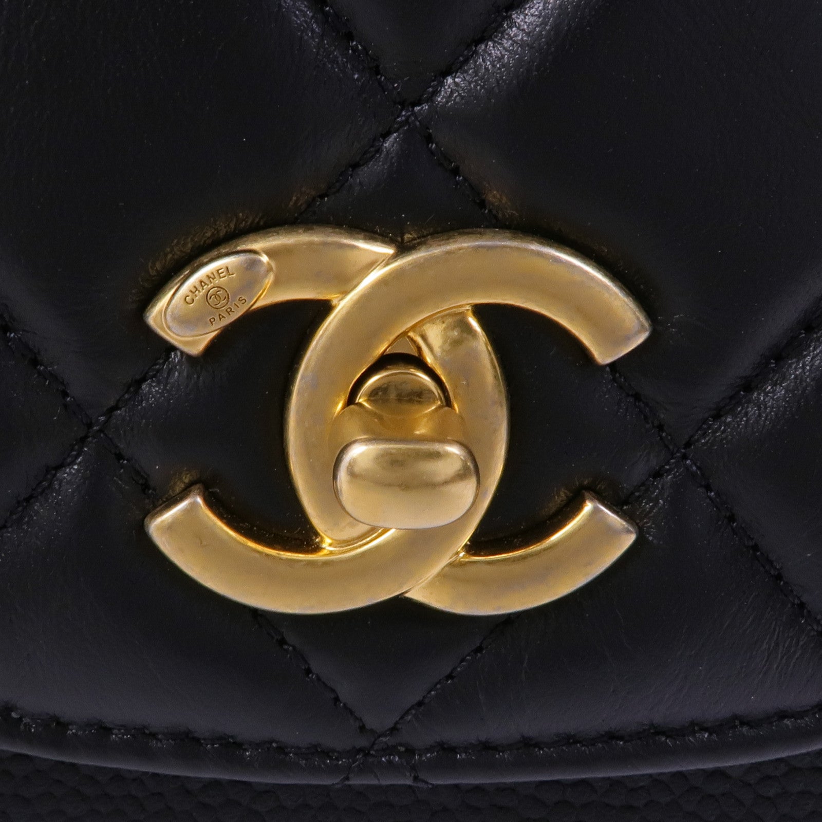 CHANEL 牛皮皮革Chain Shoulder金扣鏈帶肩背袋