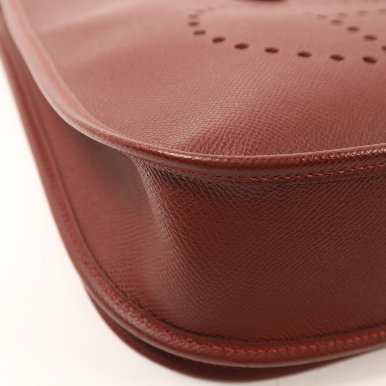 HERMES Epsom皮革Evelyne PM銀扣肩背袋Rouge H