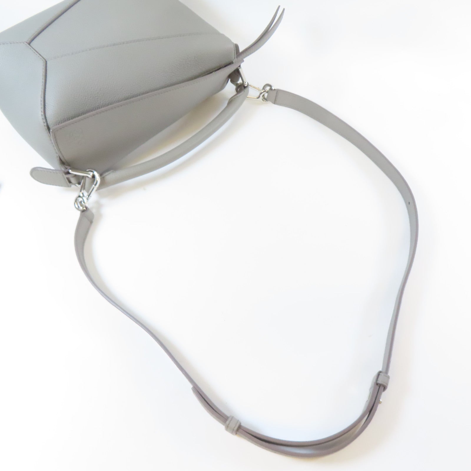 LOEWE 牛皮皮革Small Puzzle Edge 2 Way Shoulder銀扣手挽肩背兩用袋灰色