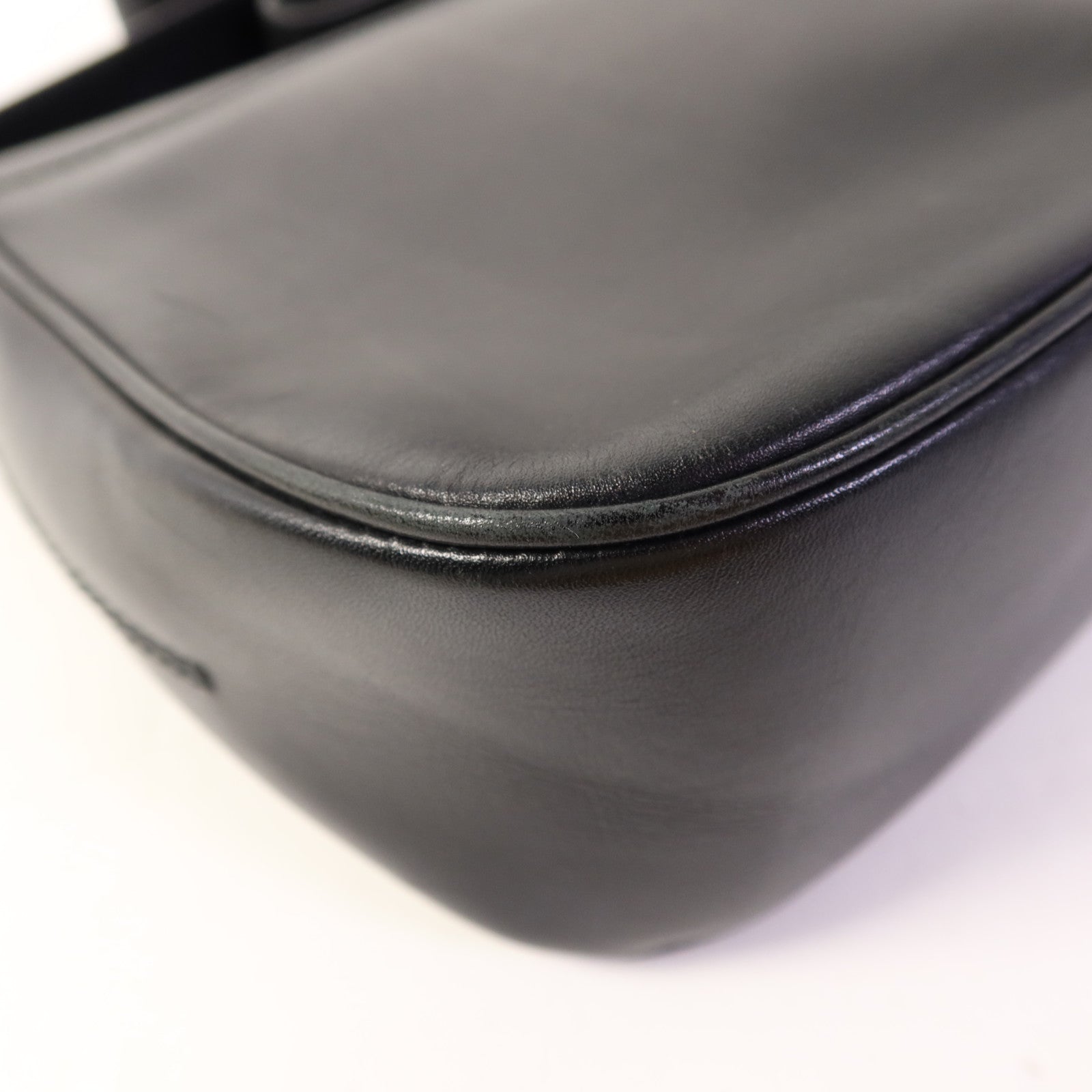 Salvatore Ferragamo 牛皮皮革Shoulder Bag金扣肩背袋