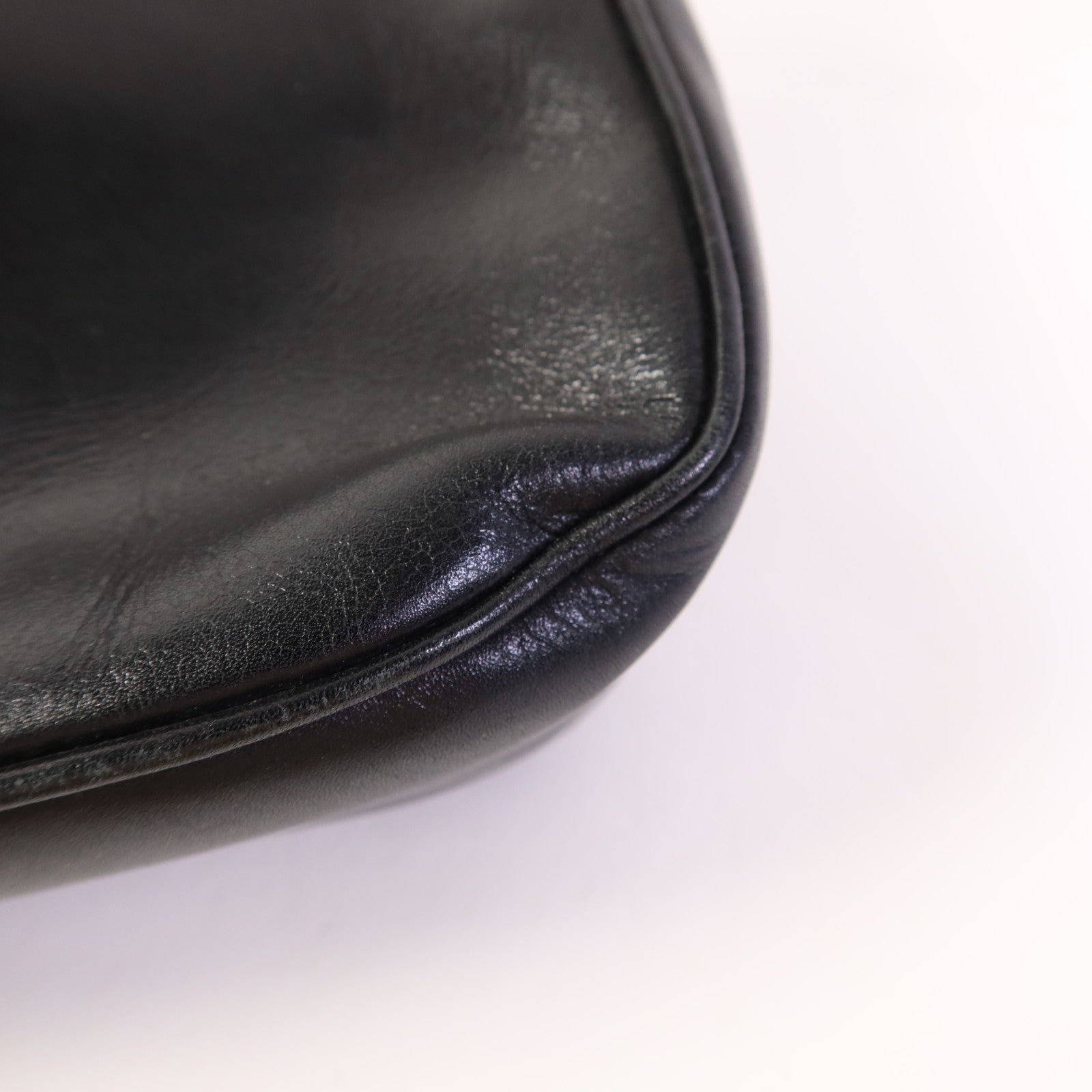 Salvatore Ferragamo 牛皮皮革Shoulder Bag金扣肩背袋