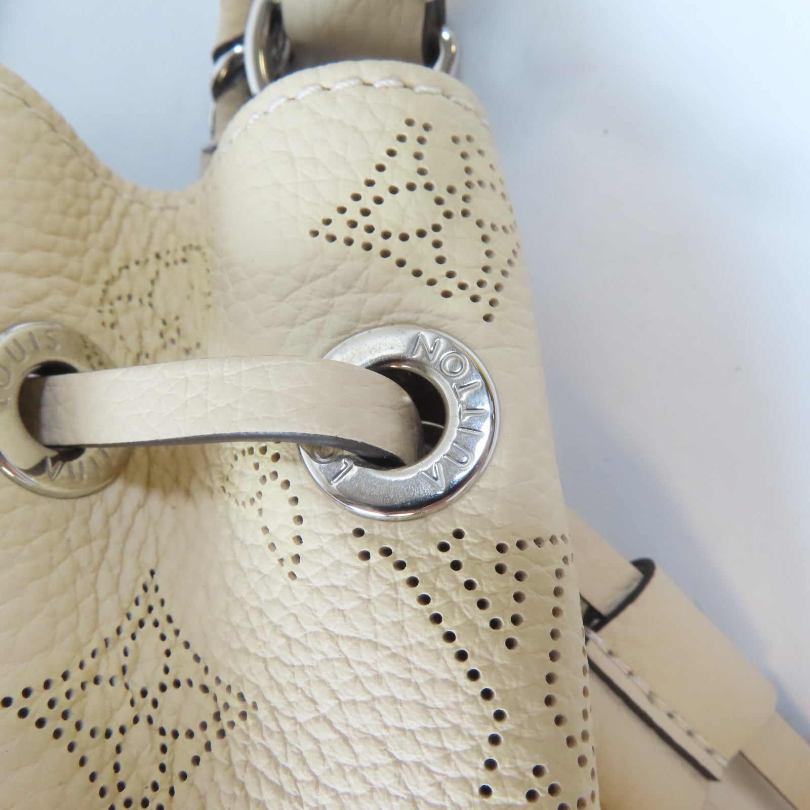 LOUIS VUITTON Mahina Bella Tote銀扣手挽肩背兩用袋奶油色
