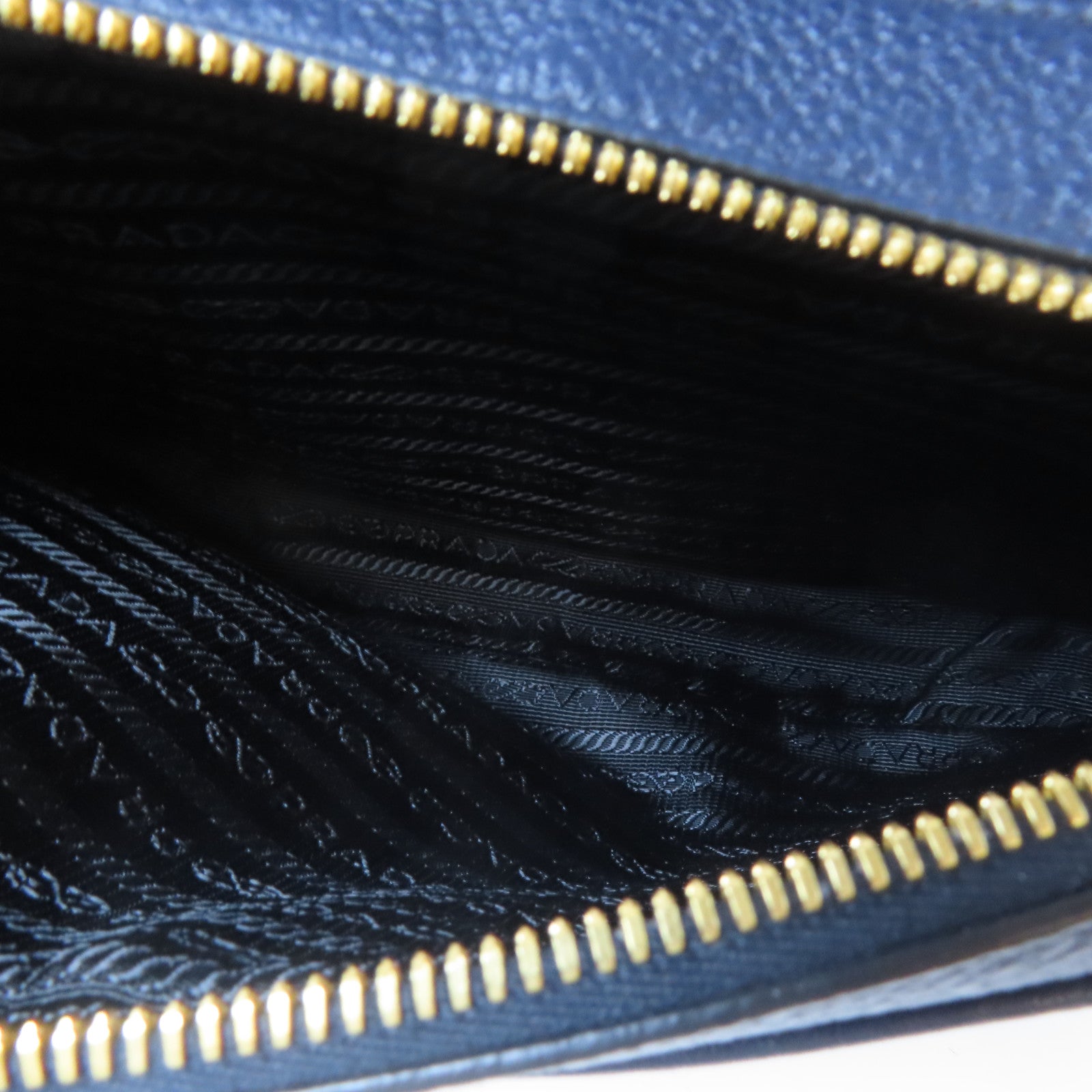 PRADA 牛皮皮革Shoulder Bag金扣肩背袋深藍色