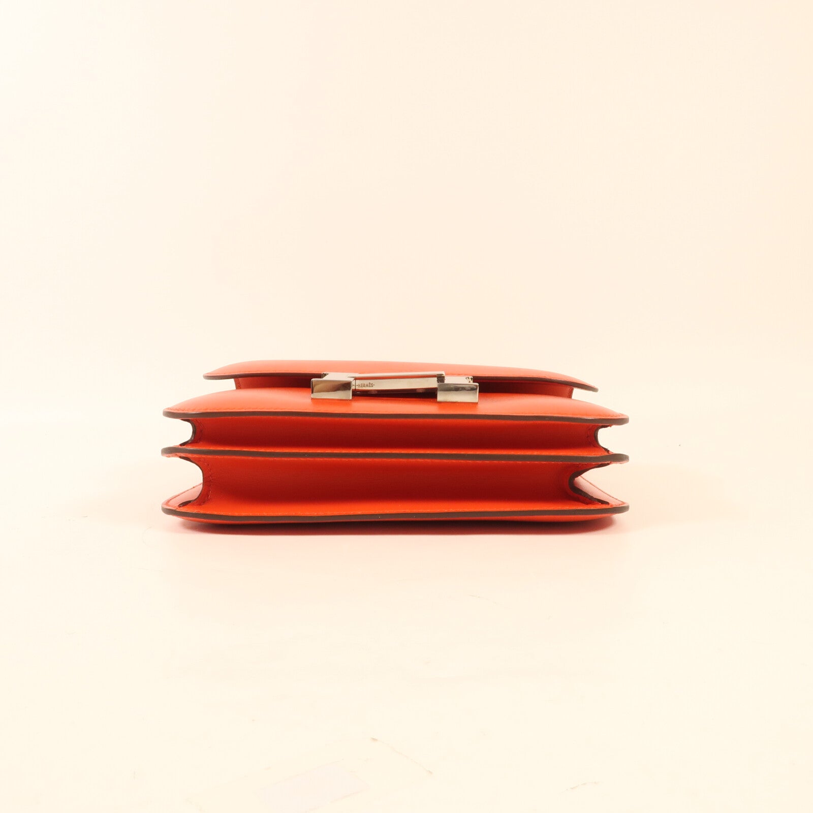 HERMES Box Calf皮革Constance Mini銀扣肩背袋Rouge Tomate