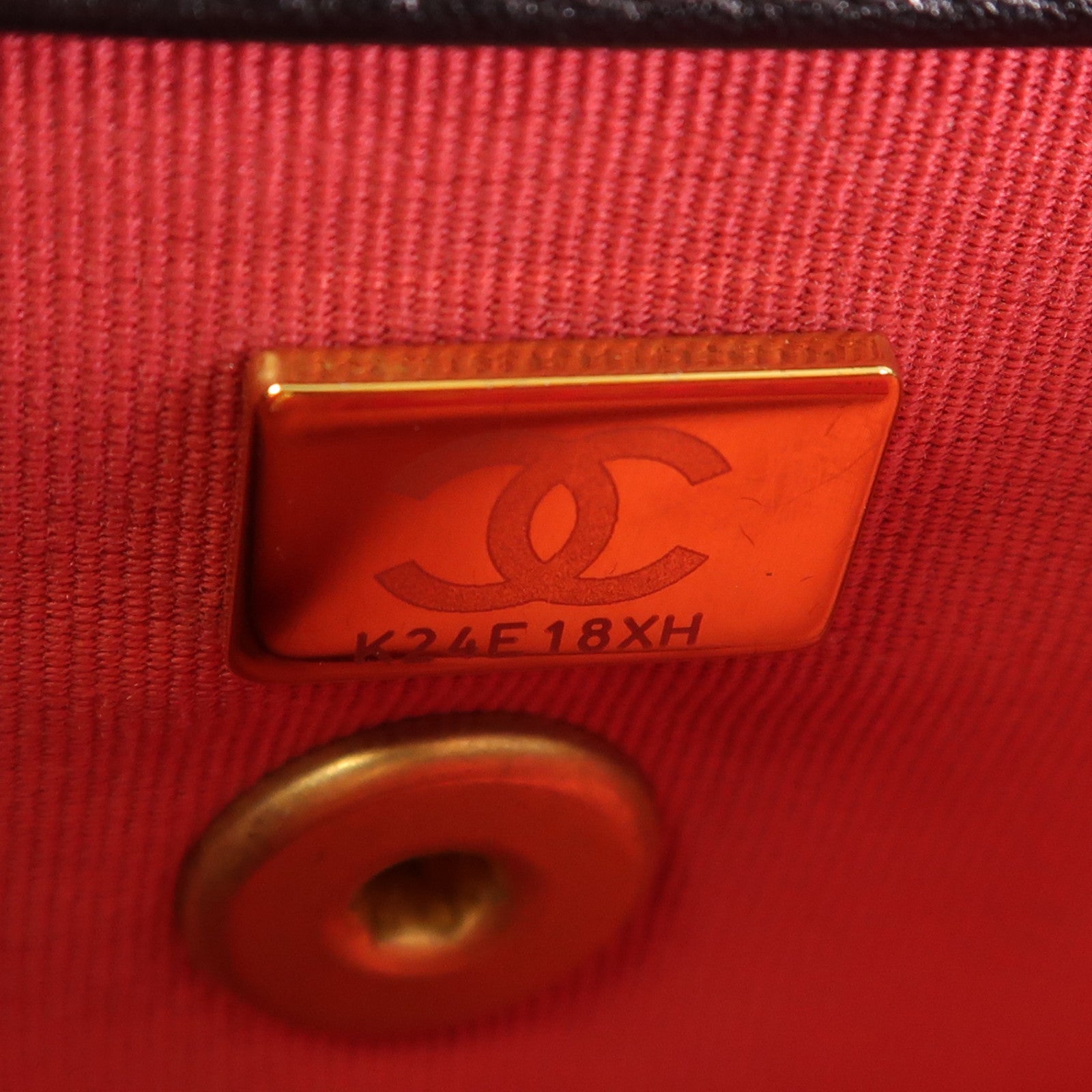 CHANEL 牛皮皮革Chain Shoulder金扣鏈帶肩背袋