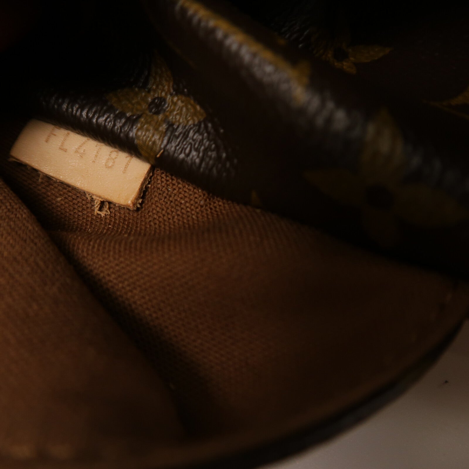 LOUIS VUITTON Monogram Totally MM肩背袋