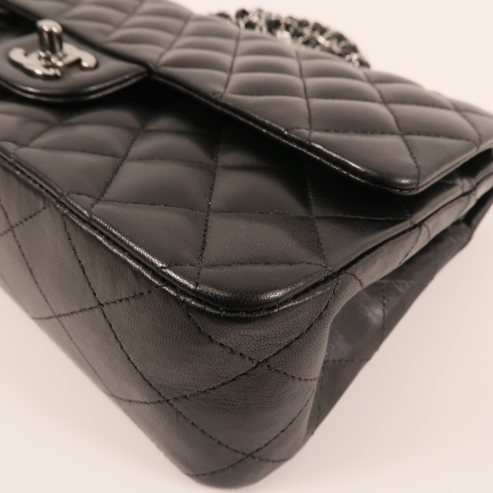 CHANEL 羊皮皮革Classic 25銀扣鏈帶肩背袋