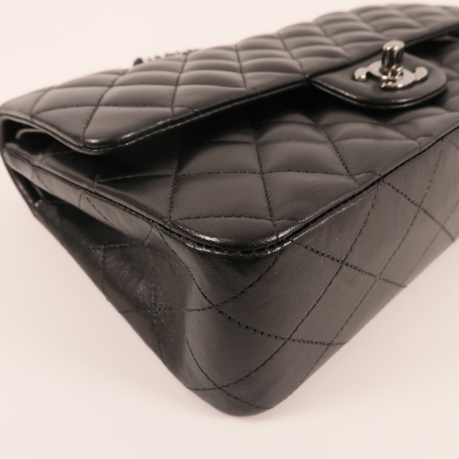 CHANEL 羊皮皮革Classic 25銀扣鏈帶肩背袋