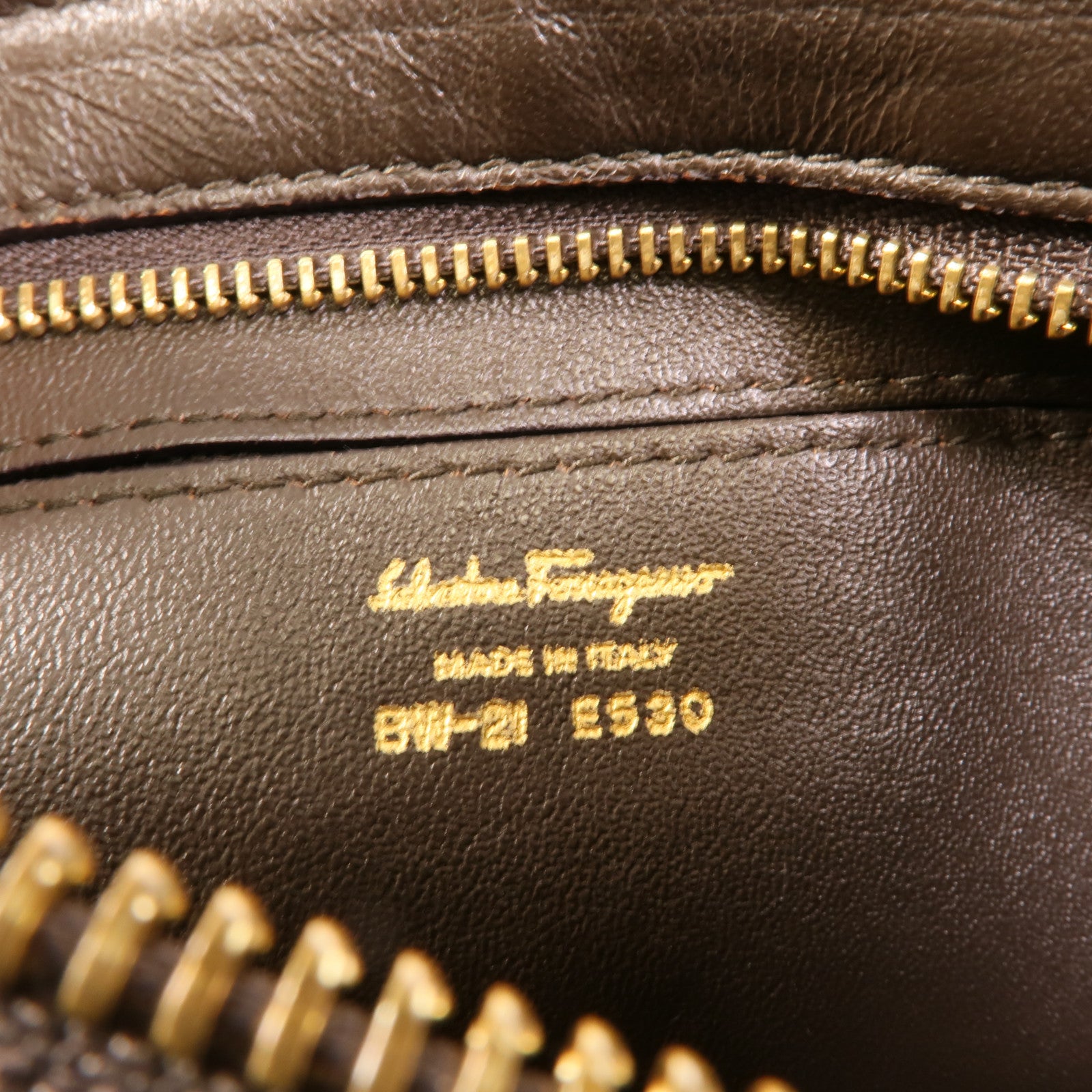Salvatore Ferragamo 牛皮皮革Sofia Gancini手挽袋